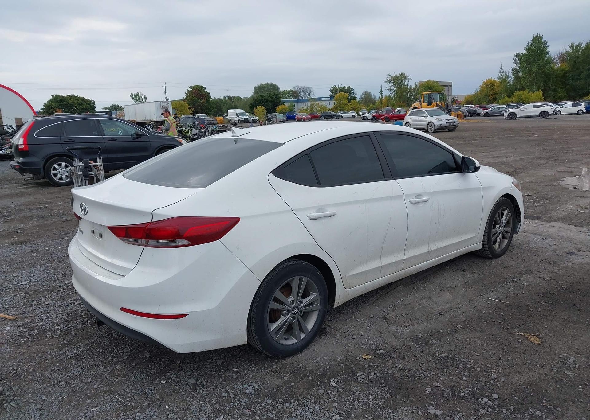 2017 HYUNDAI ELANTRA GL