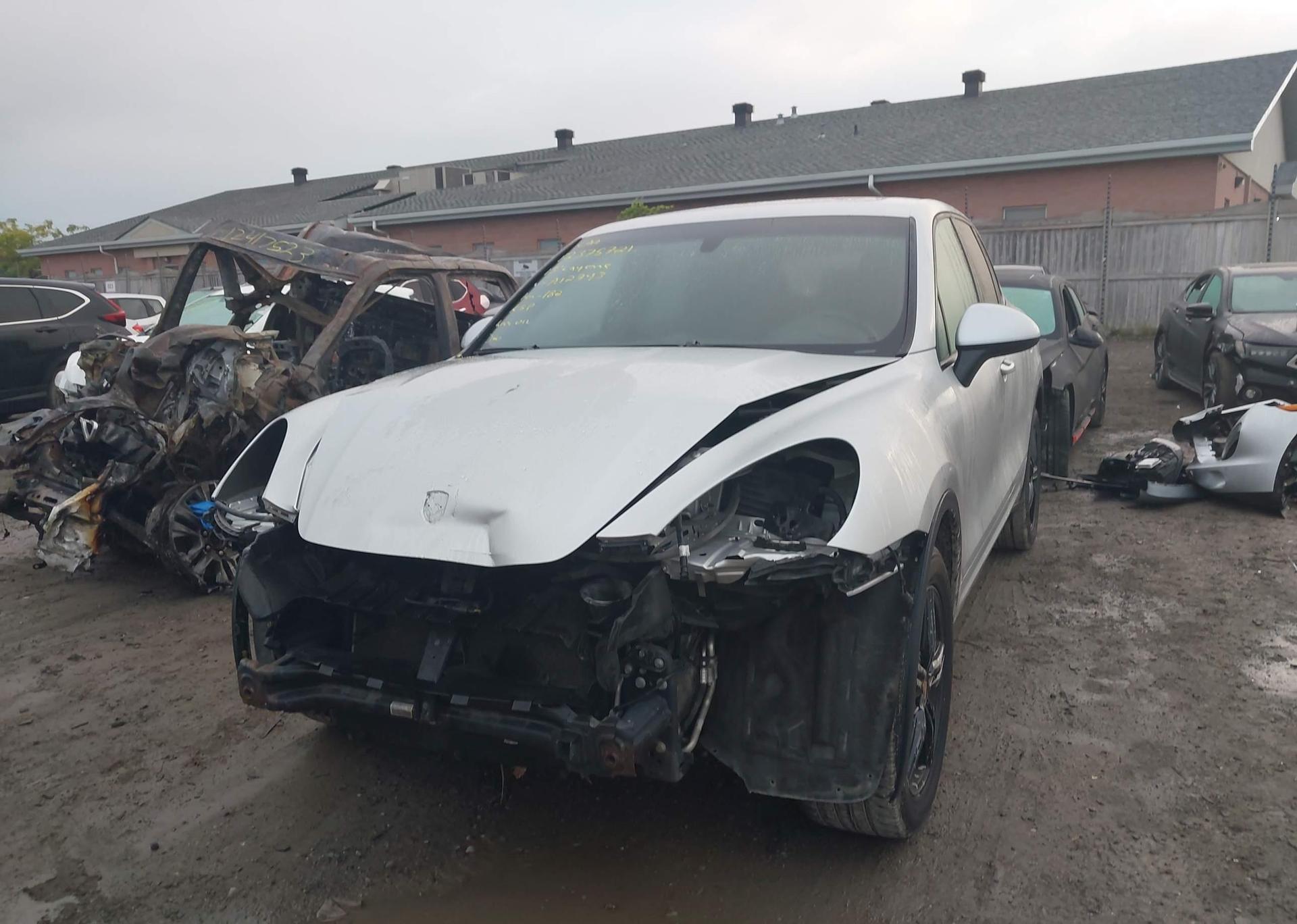 2013 PORSCHE CAYENNE
