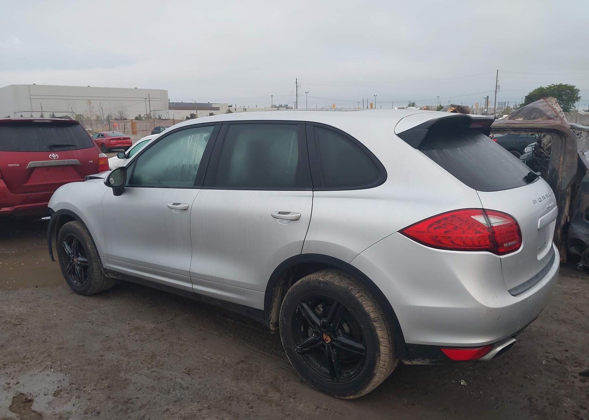 2013 PORSCHE CAYENNE