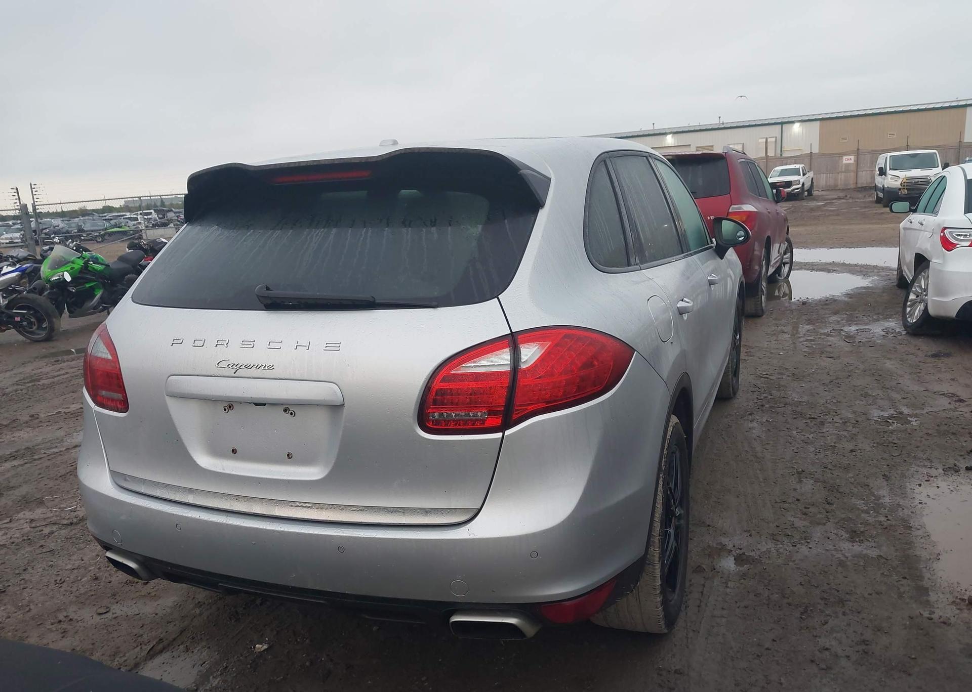 2013 PORSCHE CAYENNE