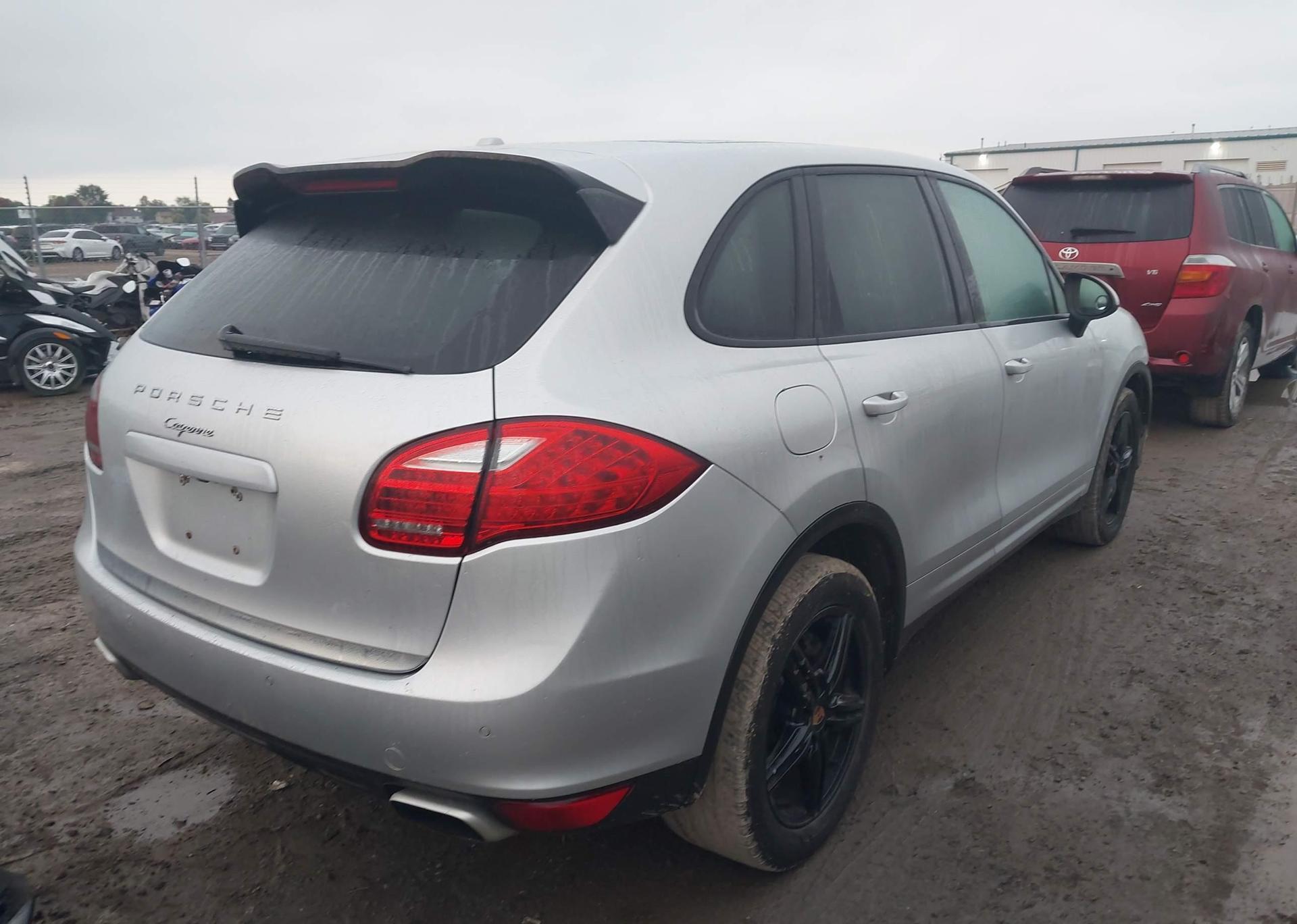 2013 PORSCHE CAYENNE