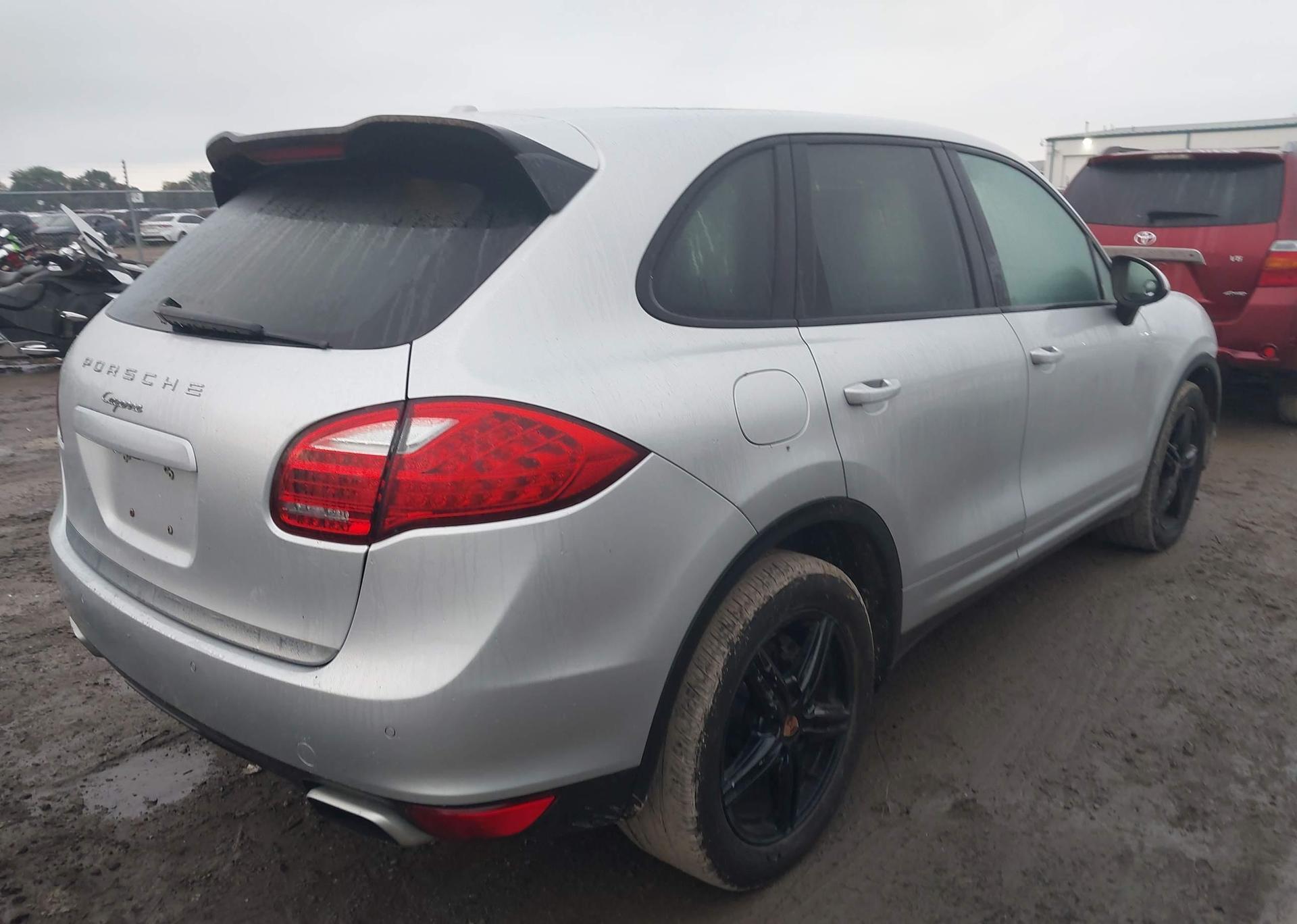 2013 PORSCHE CAYENNE