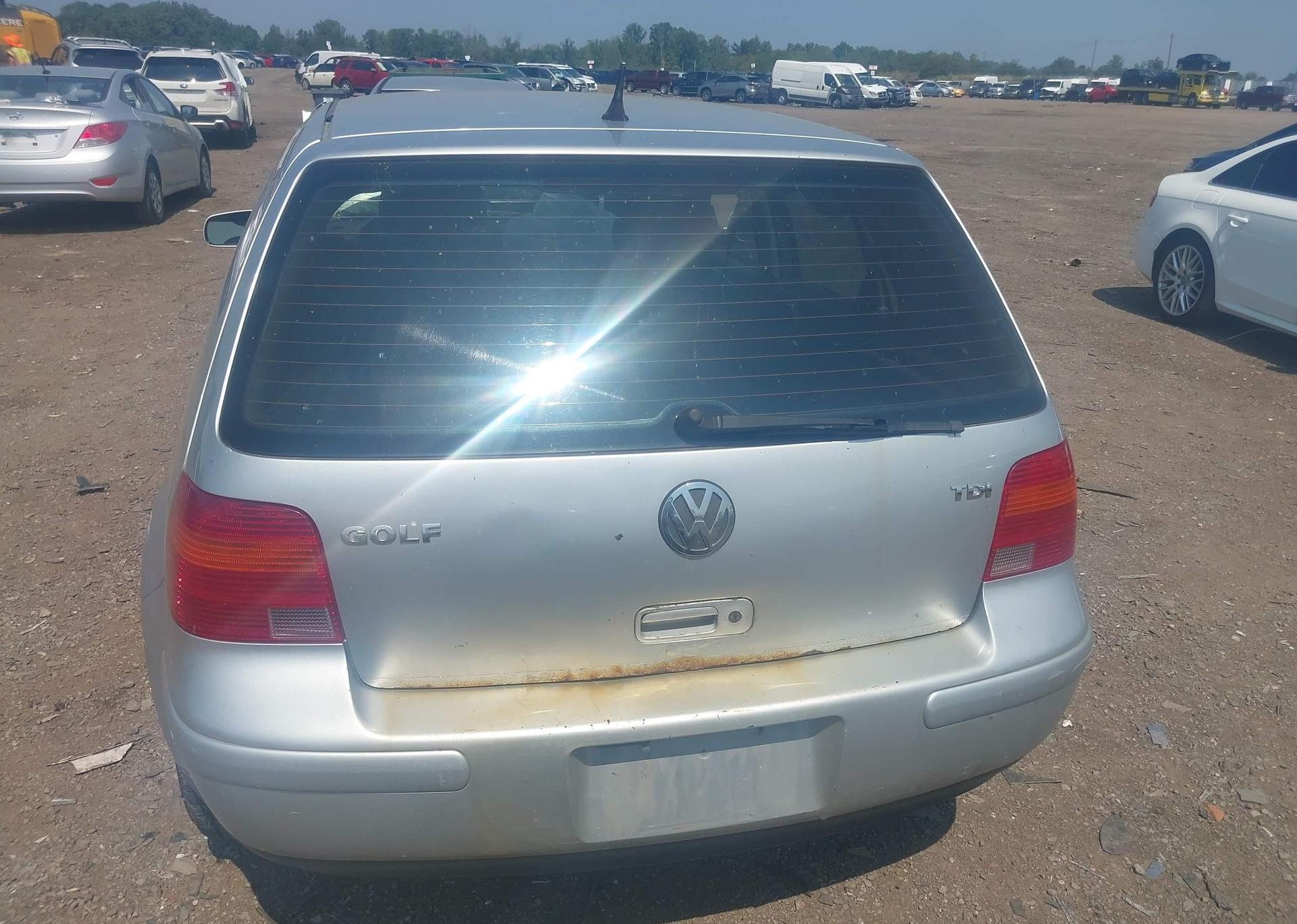 2002 VOLKSWAGEN GOLF