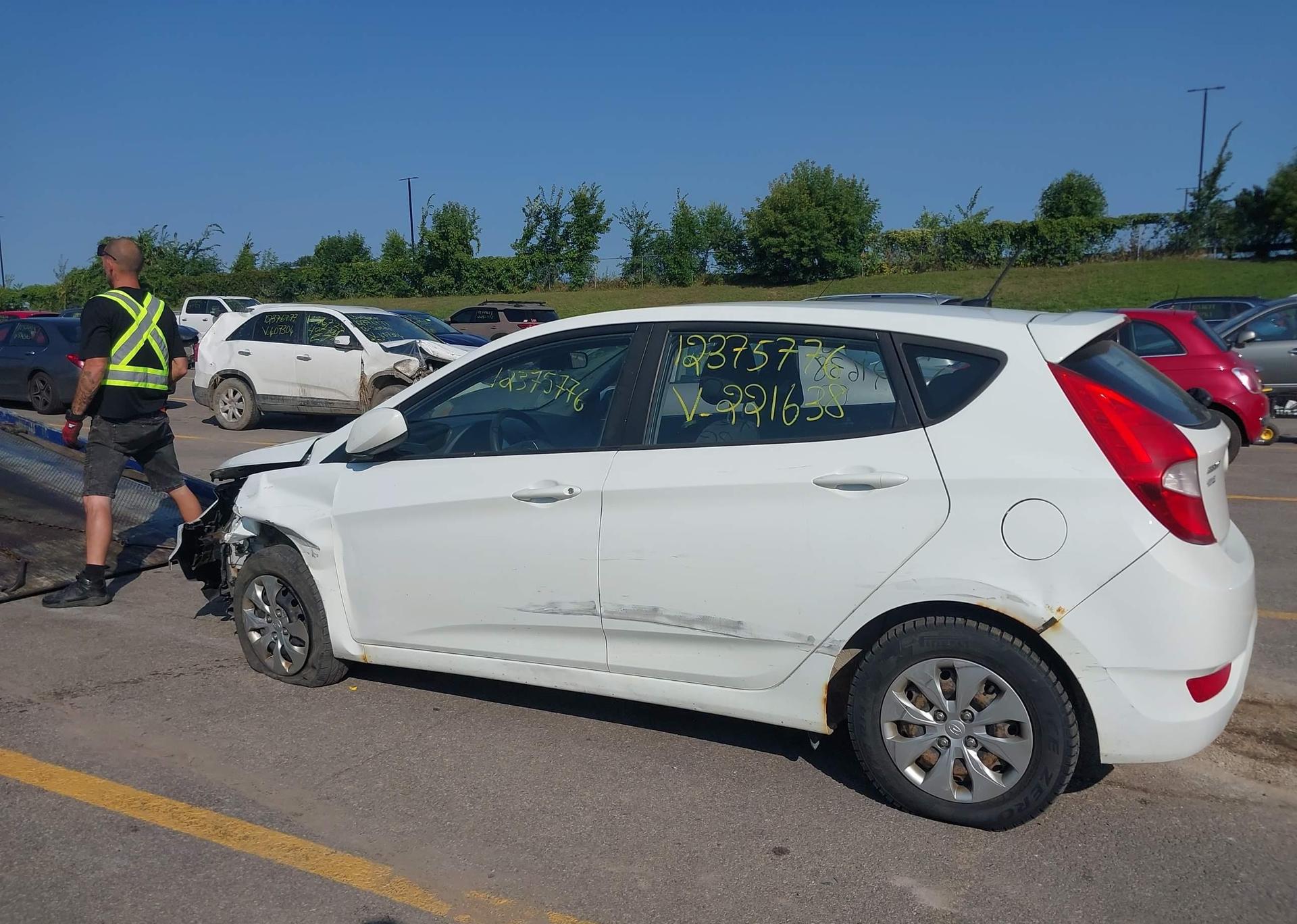 2015 HYUNDAI ACCENT LE