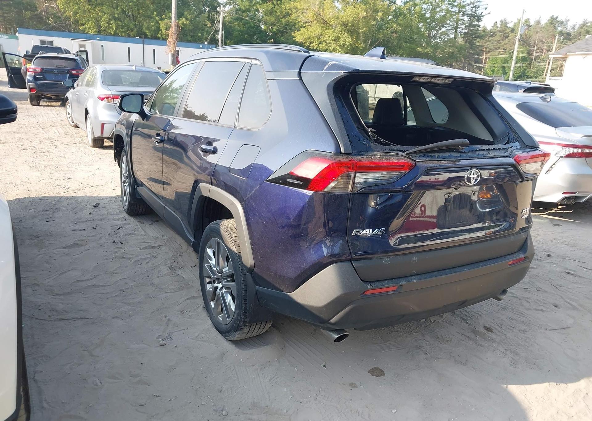 2021 TOYOTA RAV4 XLE