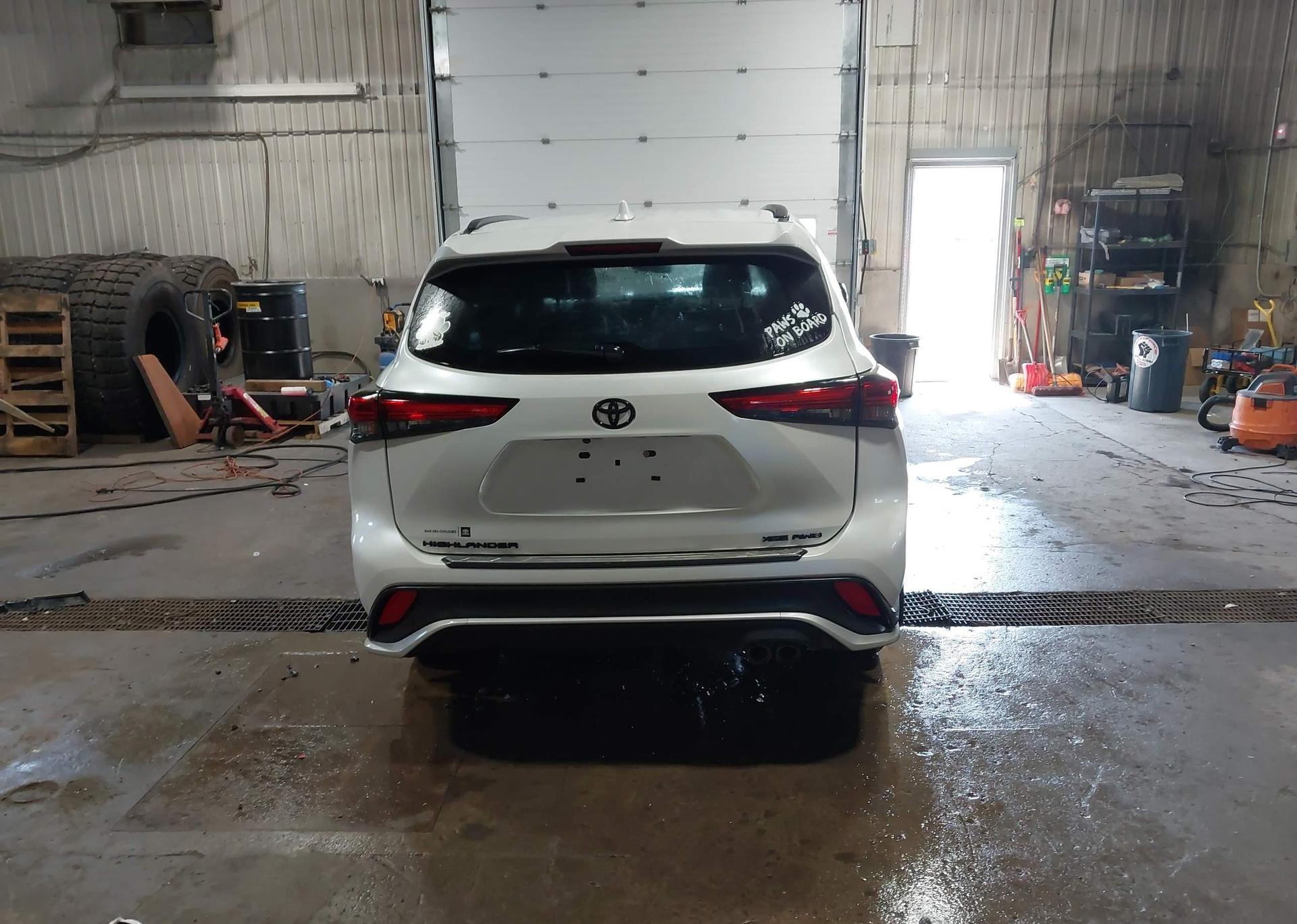 2022 TOYOTA HIGHLANDER XSE