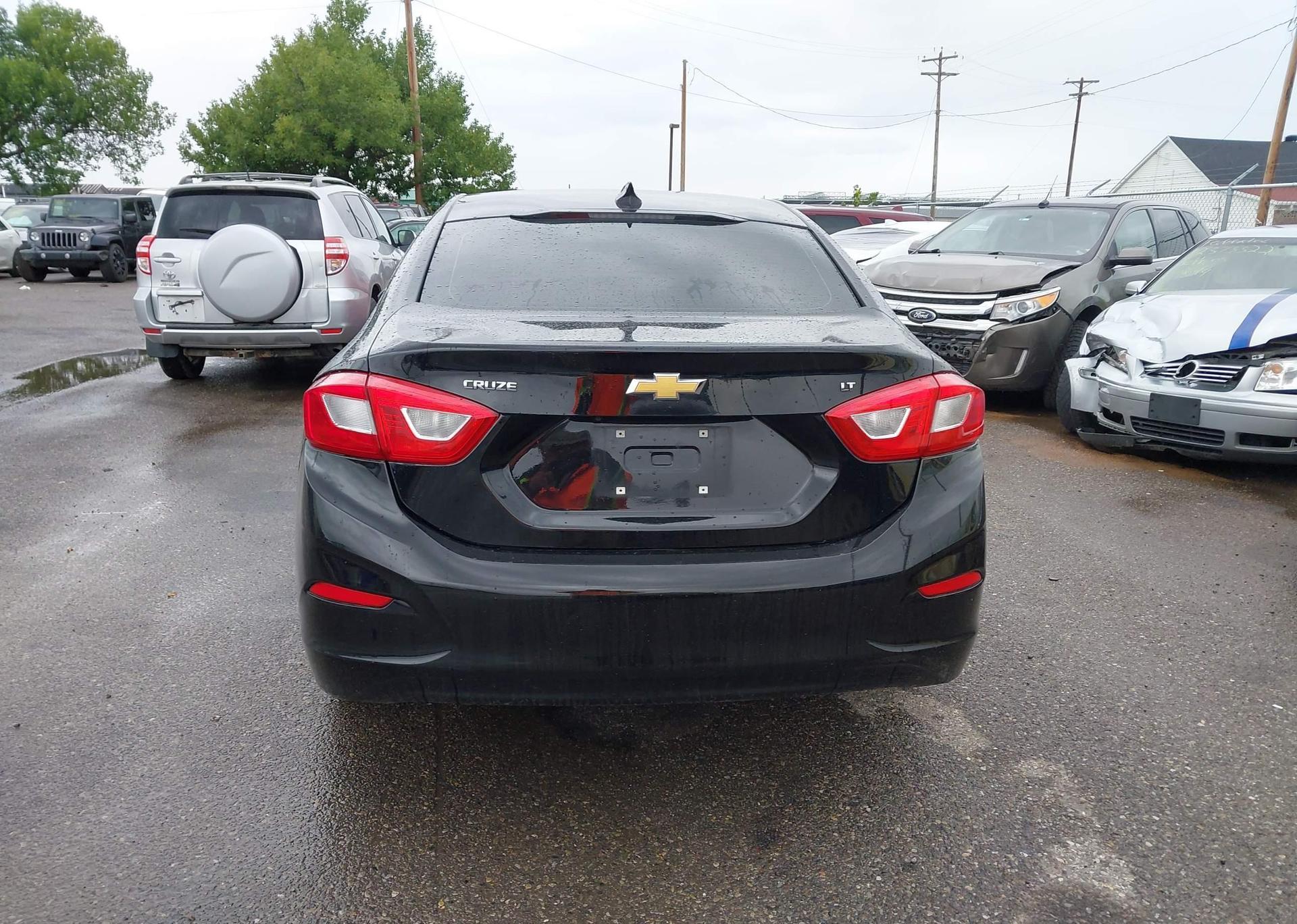 2017 CHEVROLET CRUZE LT