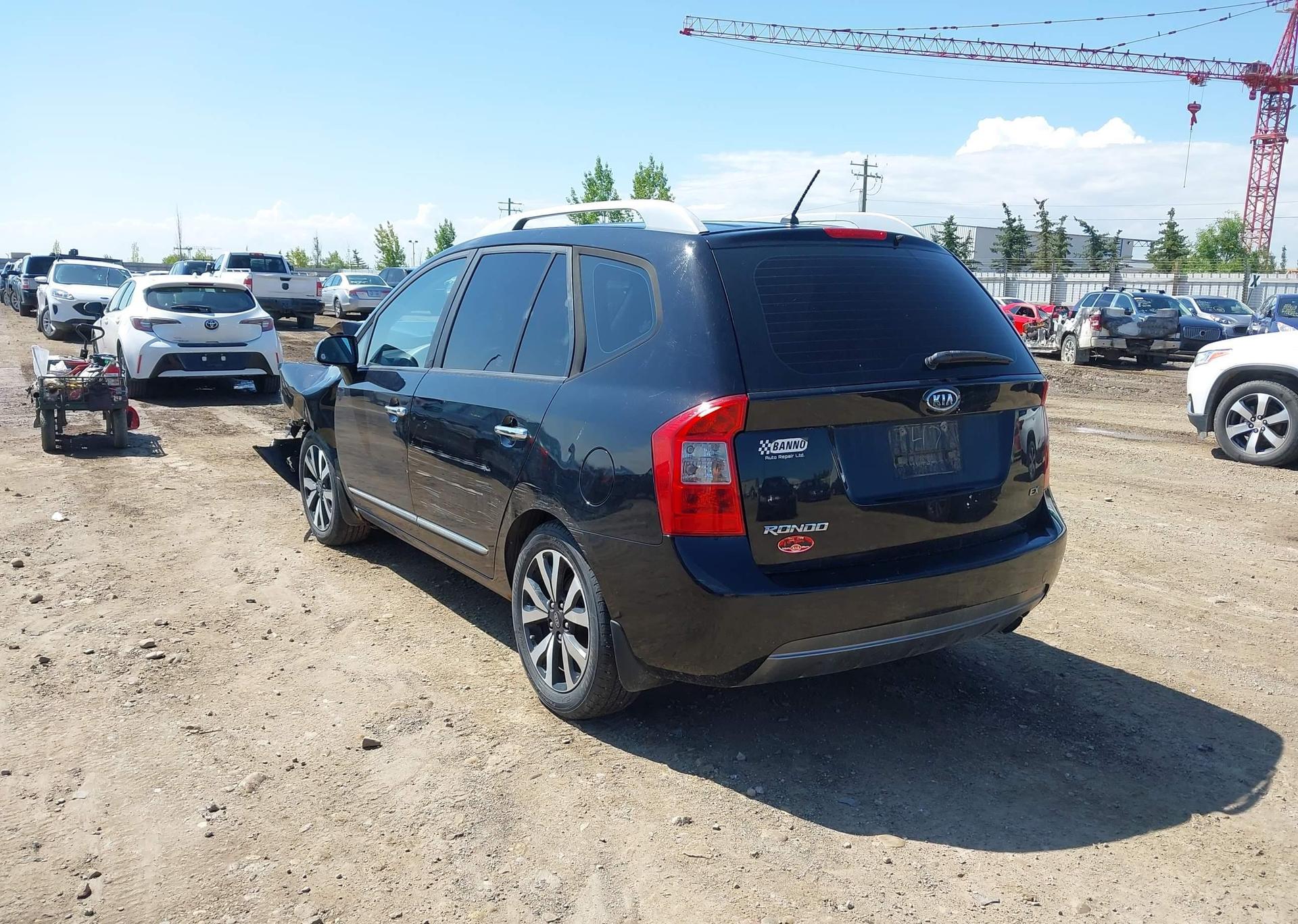 2012 KIA RONDO EX