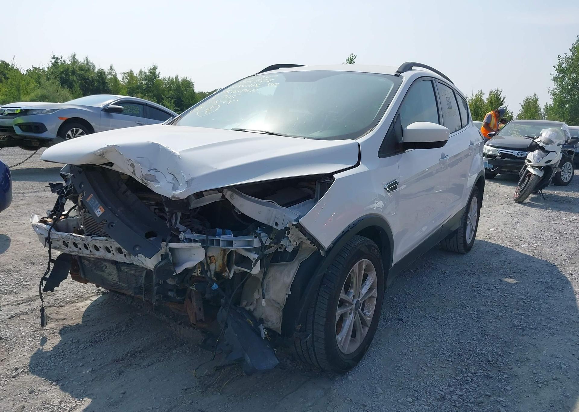 2018 FORD ESCAPE SE
