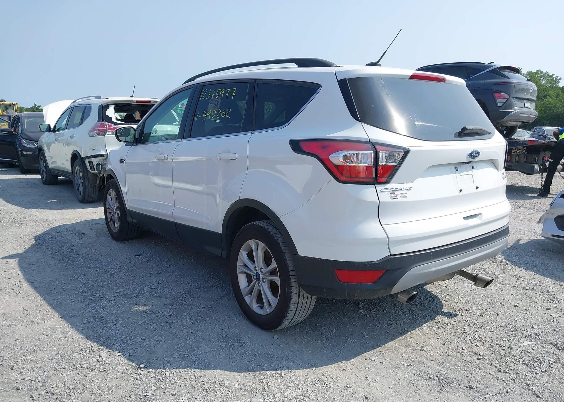 2018 FORD ESCAPE SE
