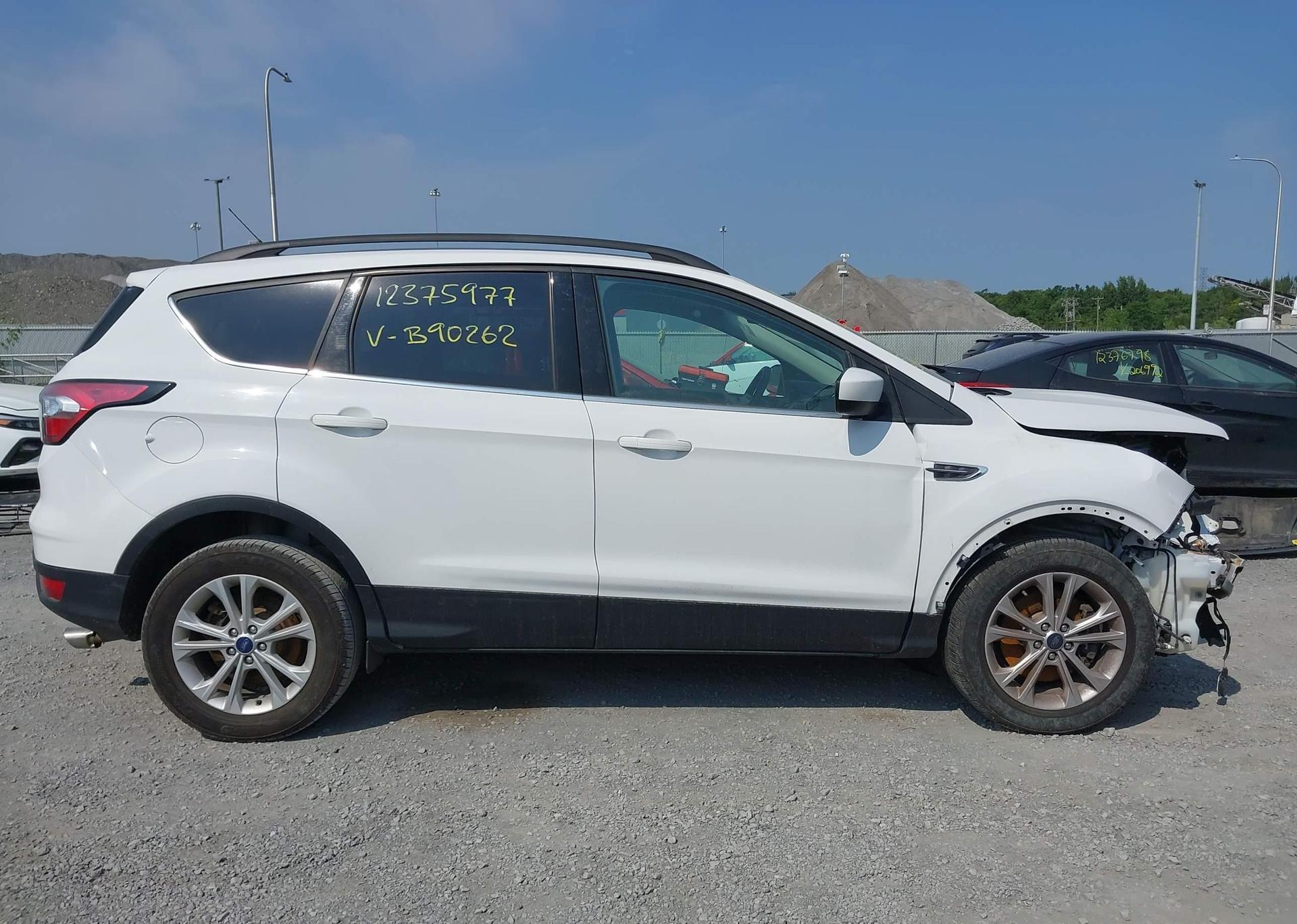 2018 FORD ESCAPE SE