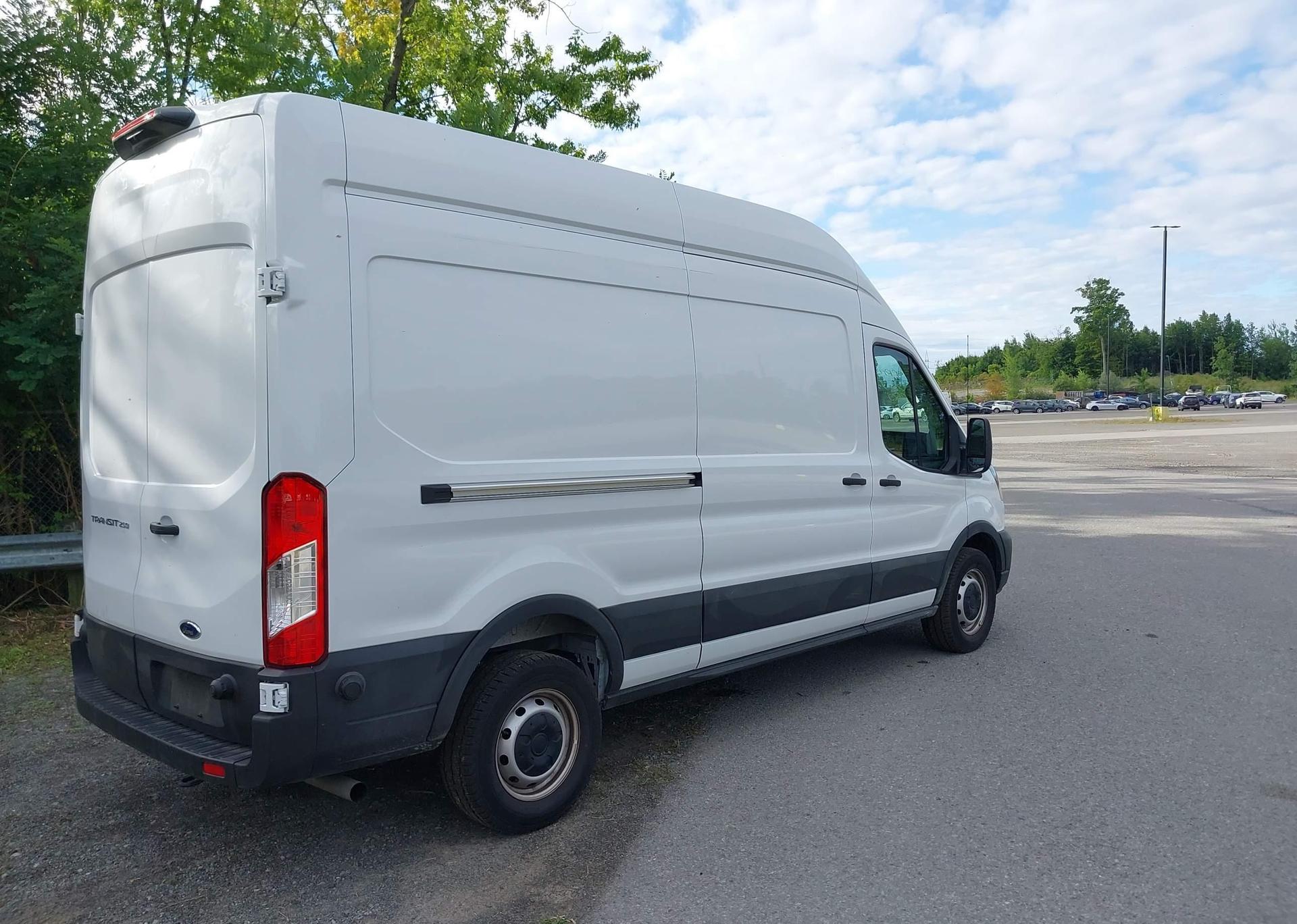 2025 FORD transit t-250