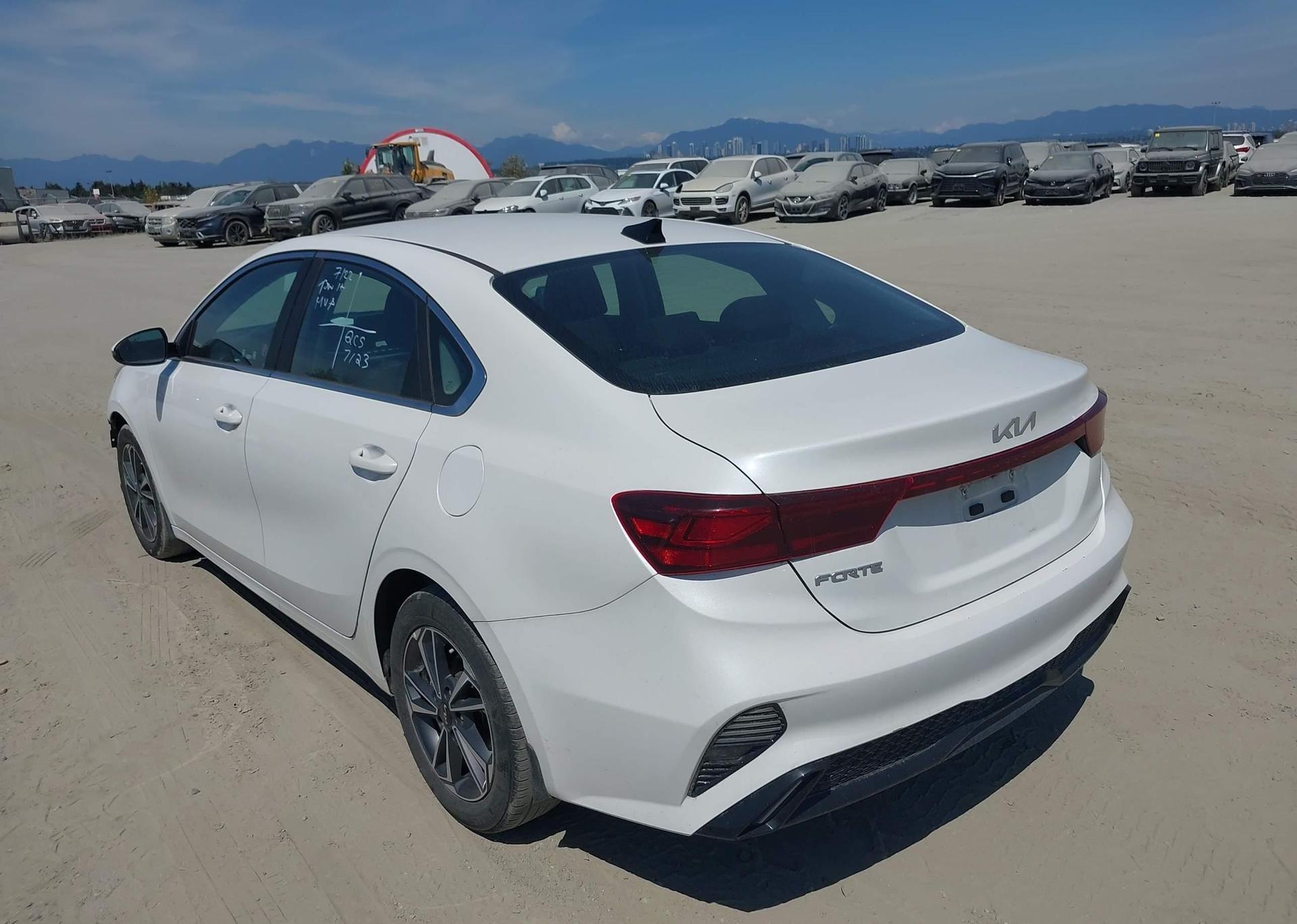 2023 KIA FORTE EX