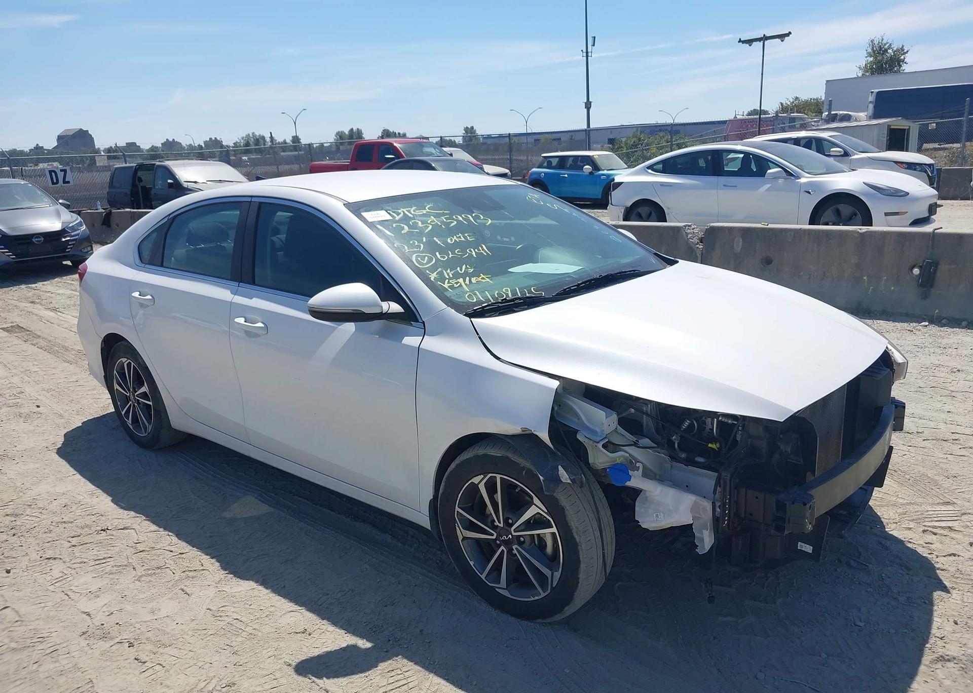 2023 KIA FORTE EX