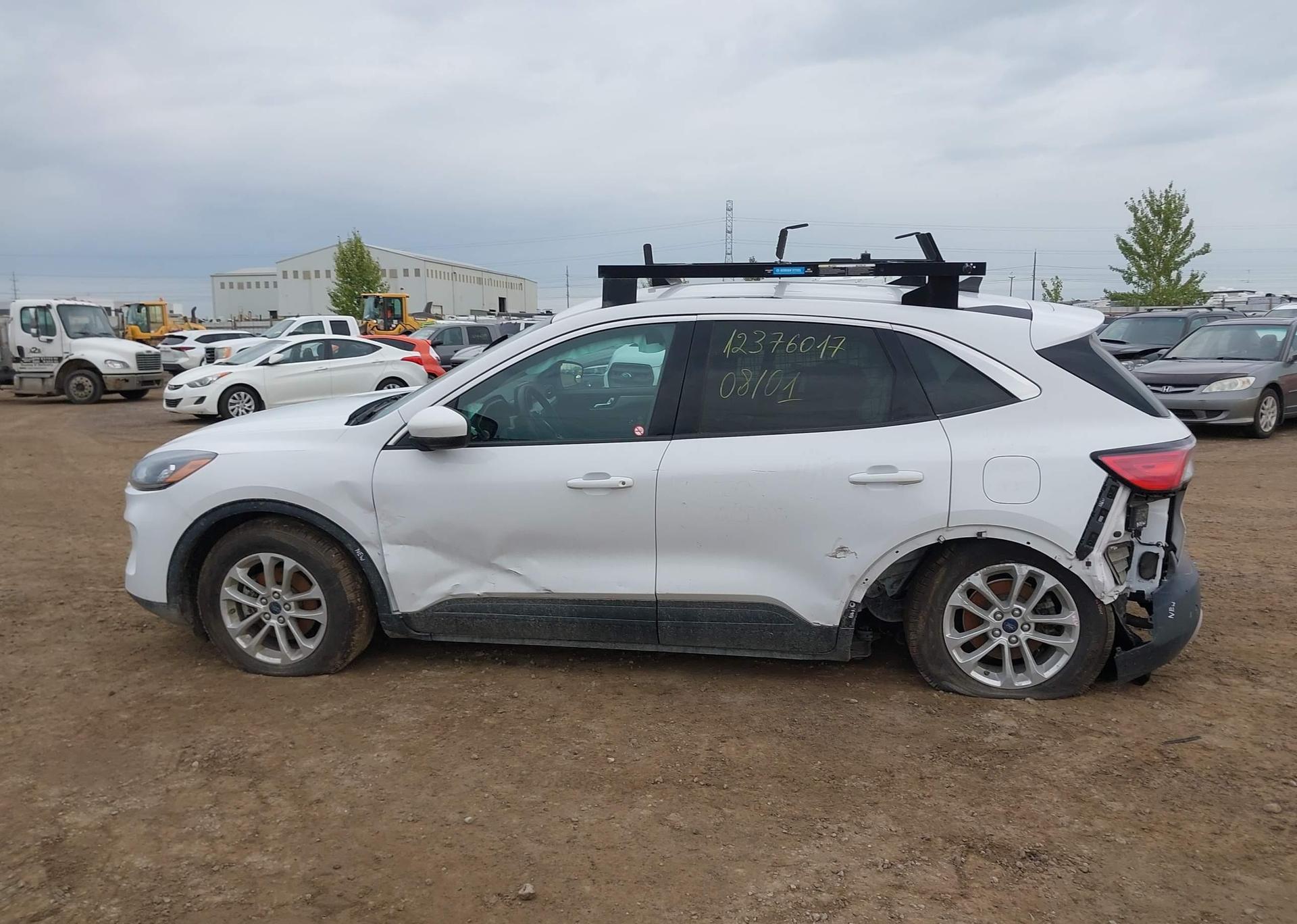 2021 FORD ESCAPE SE