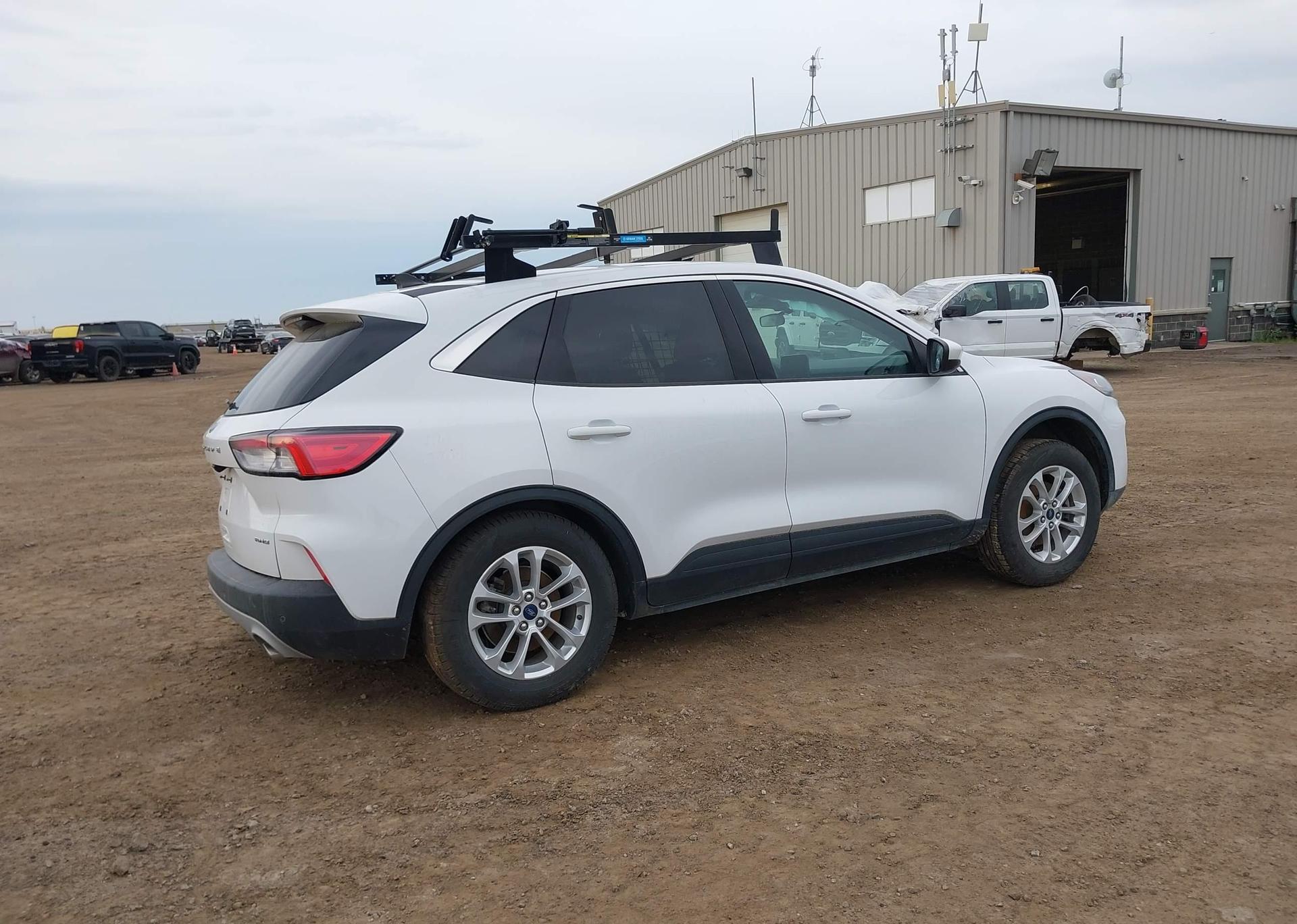 2021 FORD ESCAPE SE