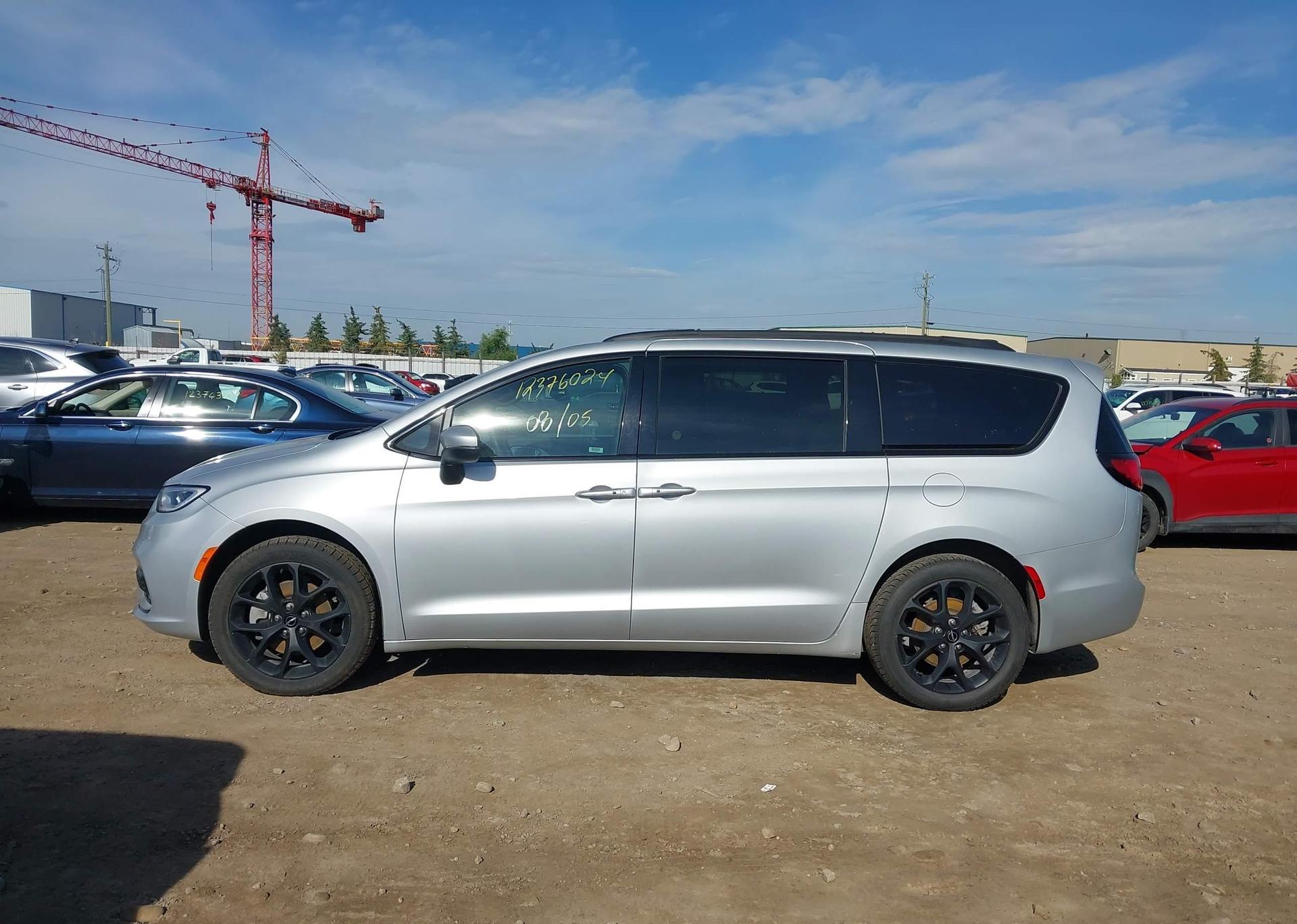 2023 CHRYSLER PACIFICA TOURING L