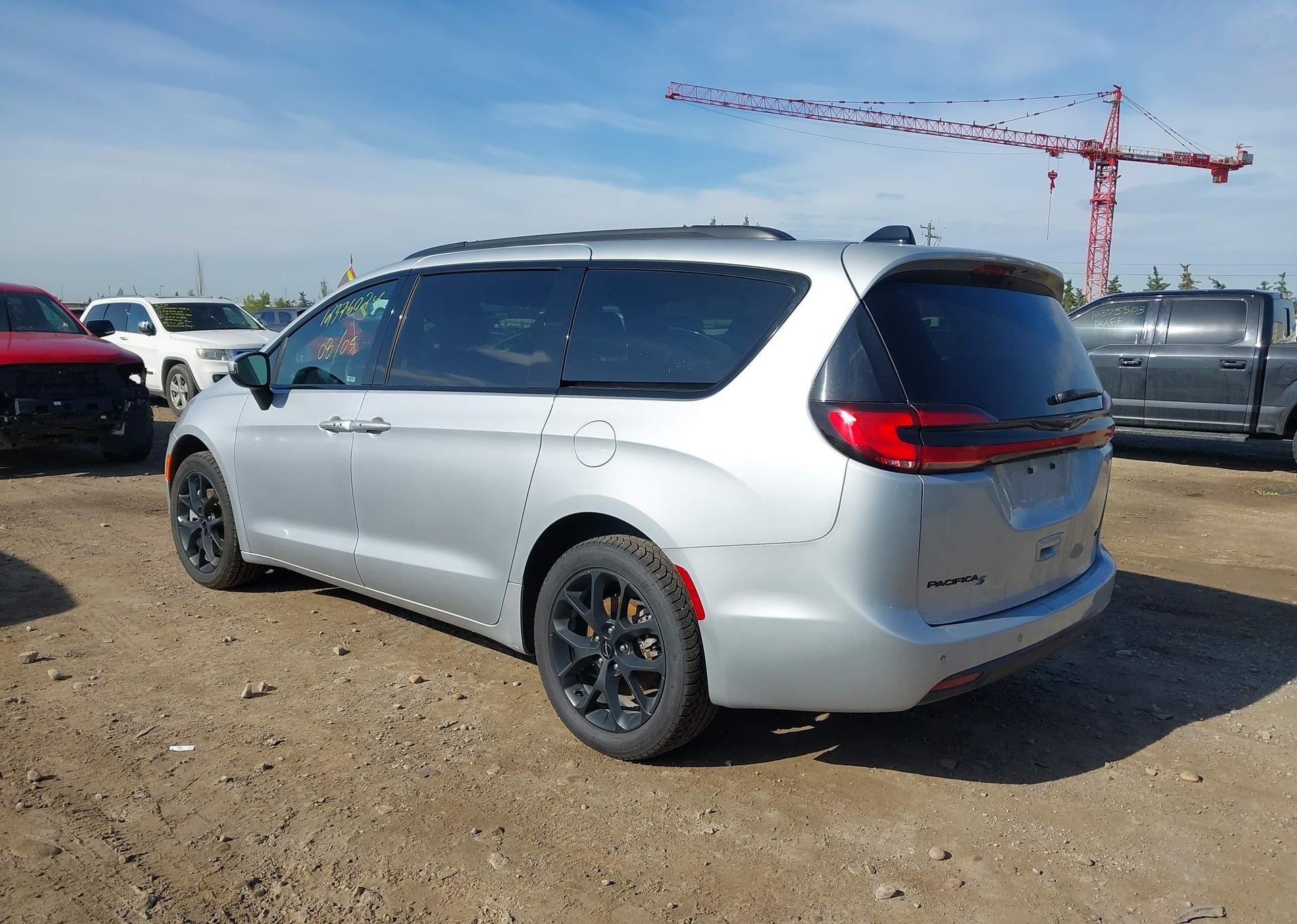 2023 CHRYSLER PACIFICA TOURING L