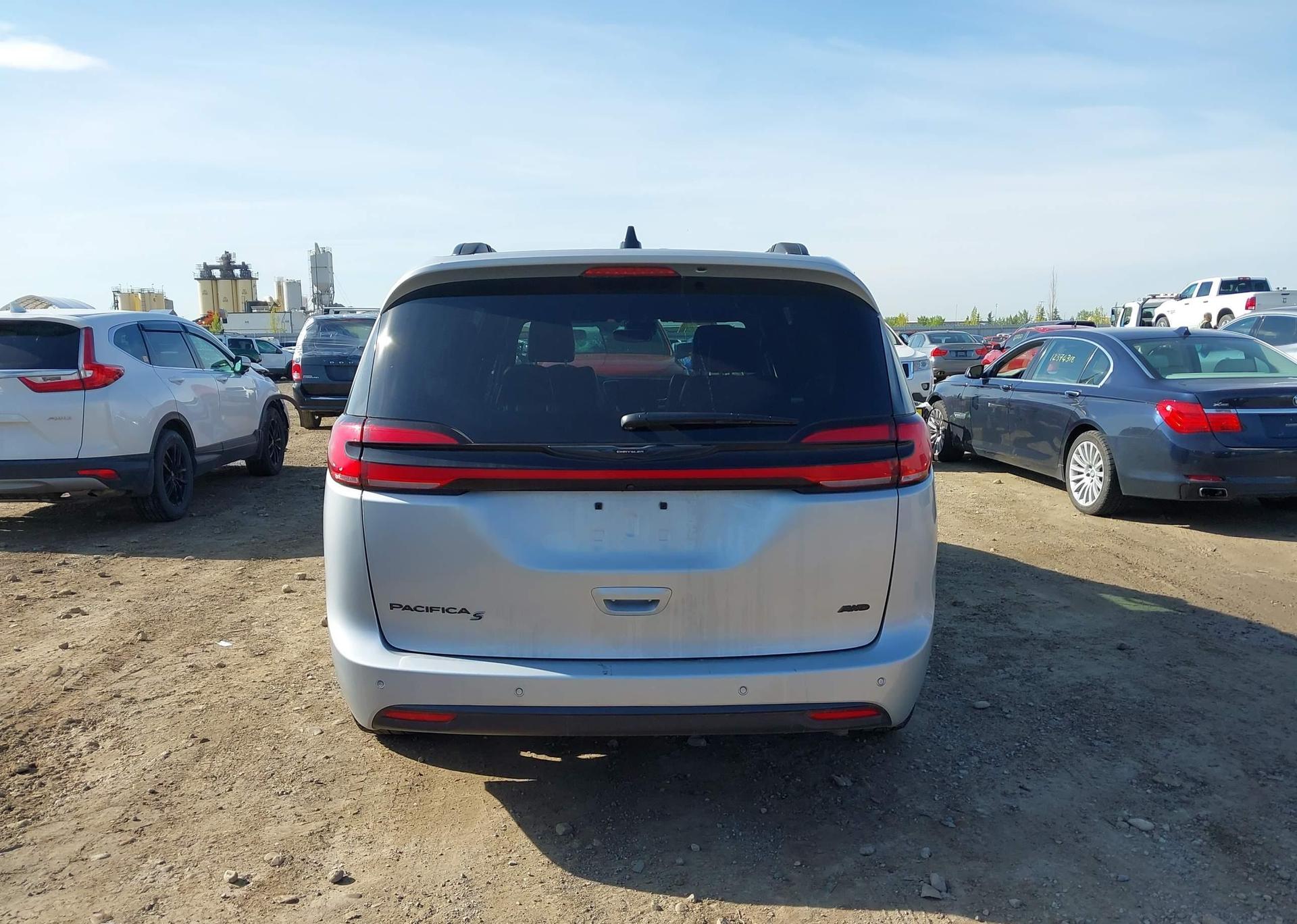 2023 CHRYSLER PACIFICA TOURING L