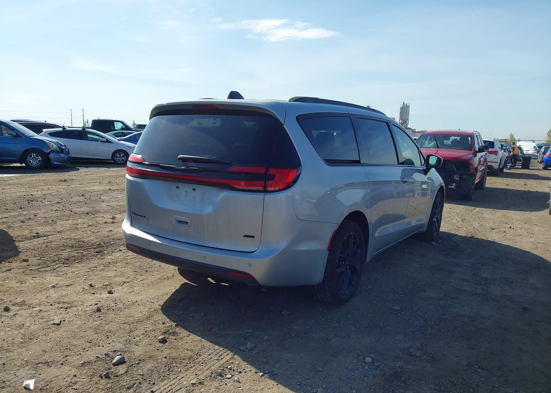 2023 CHRYSLER PACIFICA TOURING L