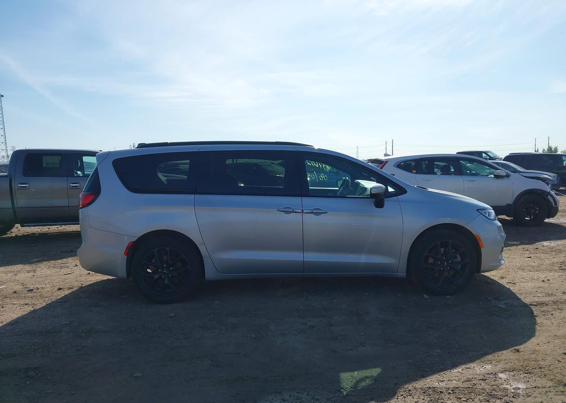 2023 CHRYSLER PACIFICA TOURING L