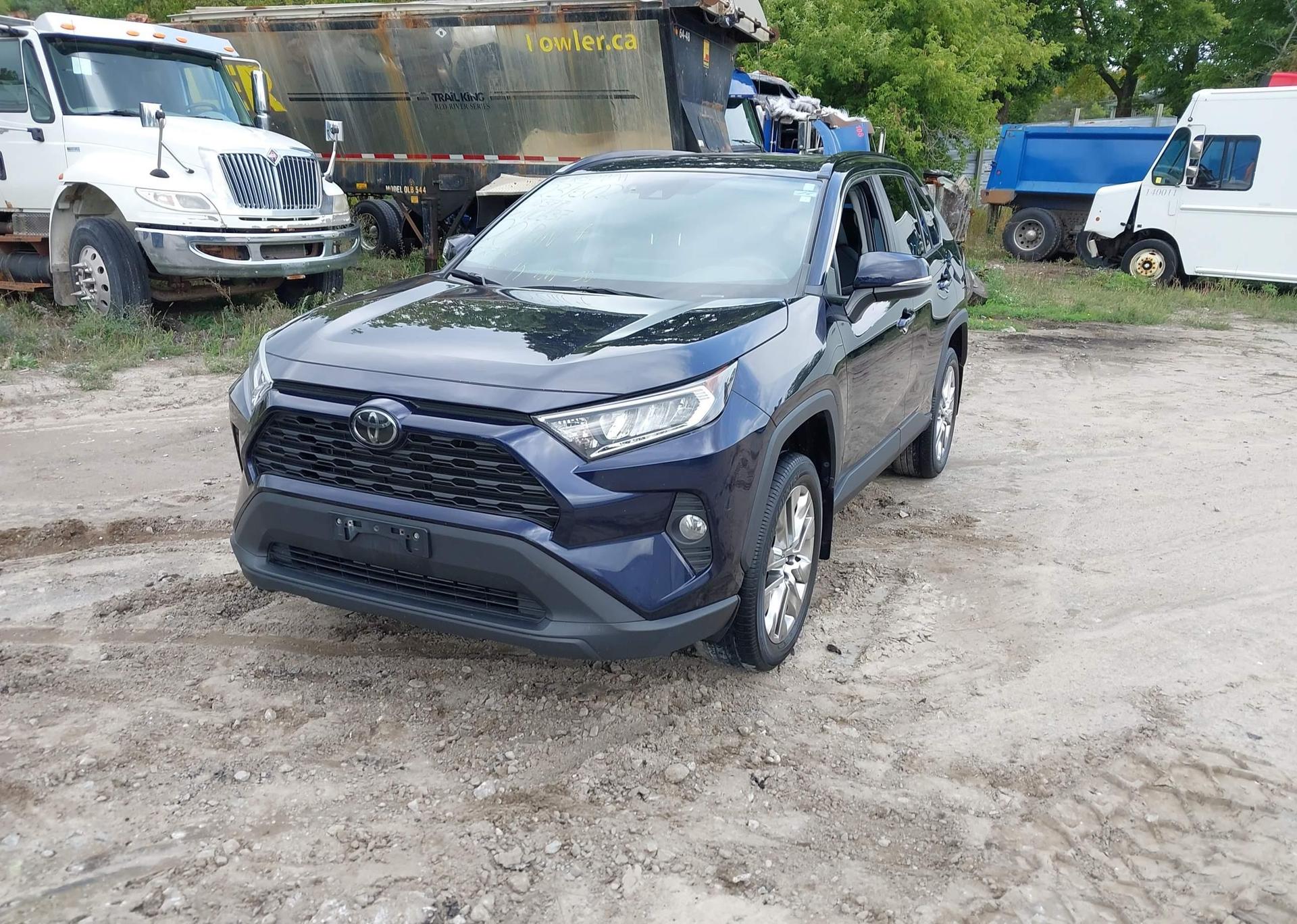 2020 TOYOTA RAV4 XLE
