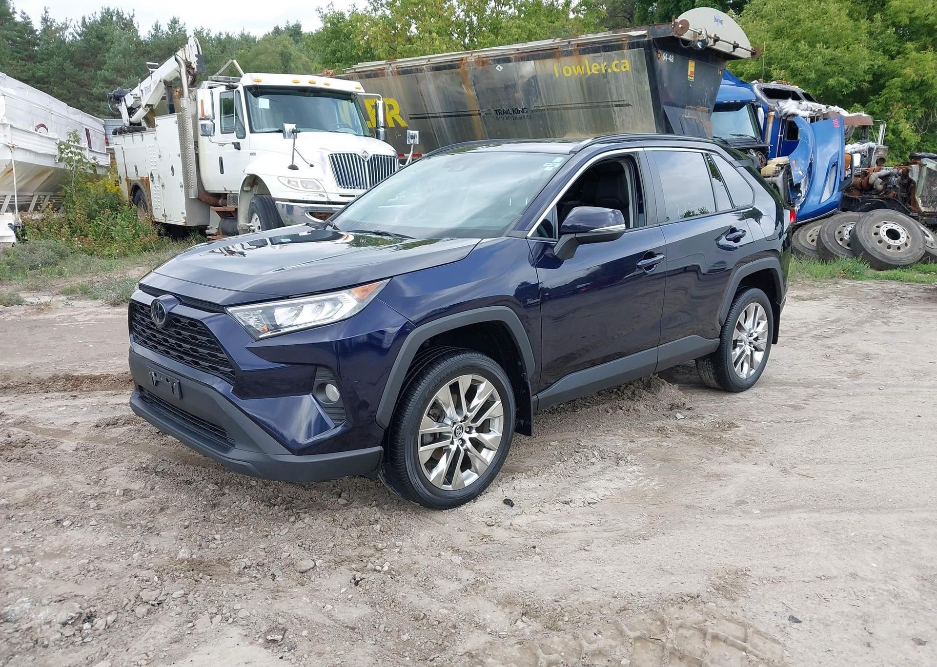 2020 TOYOTA RAV4 XLE