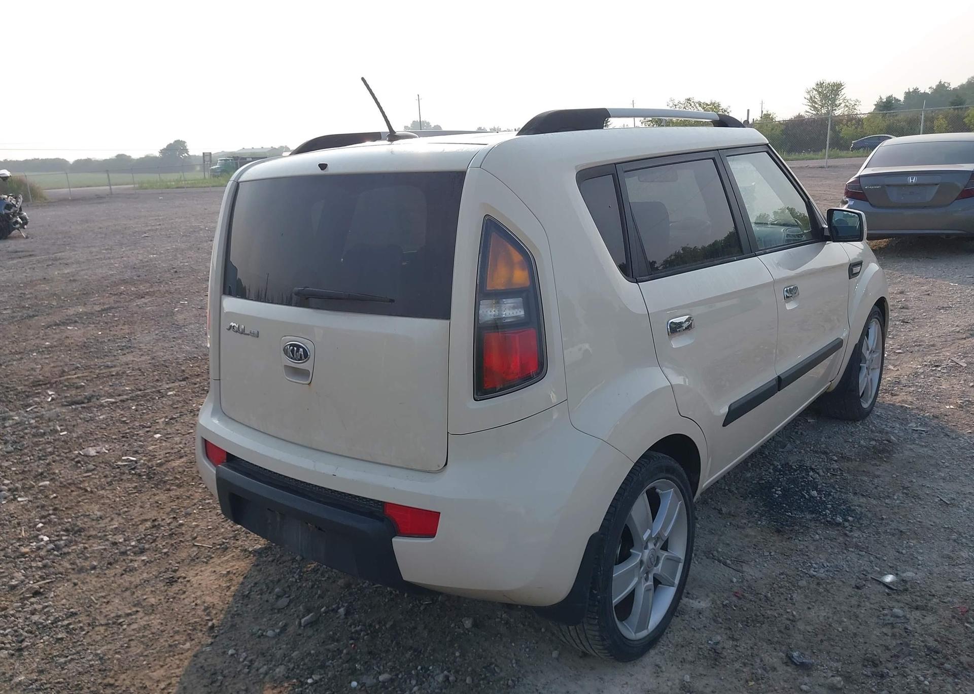 2010 KIA SOUL +