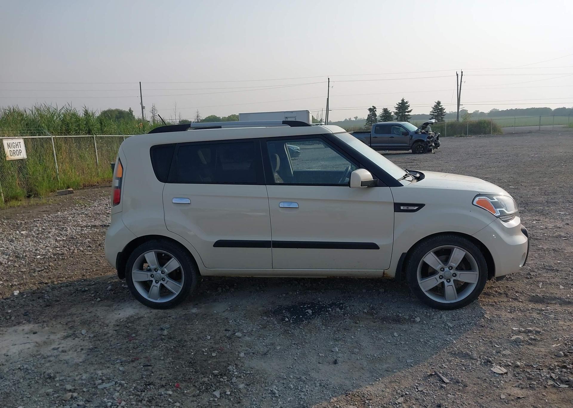 2010 KIA SOUL +