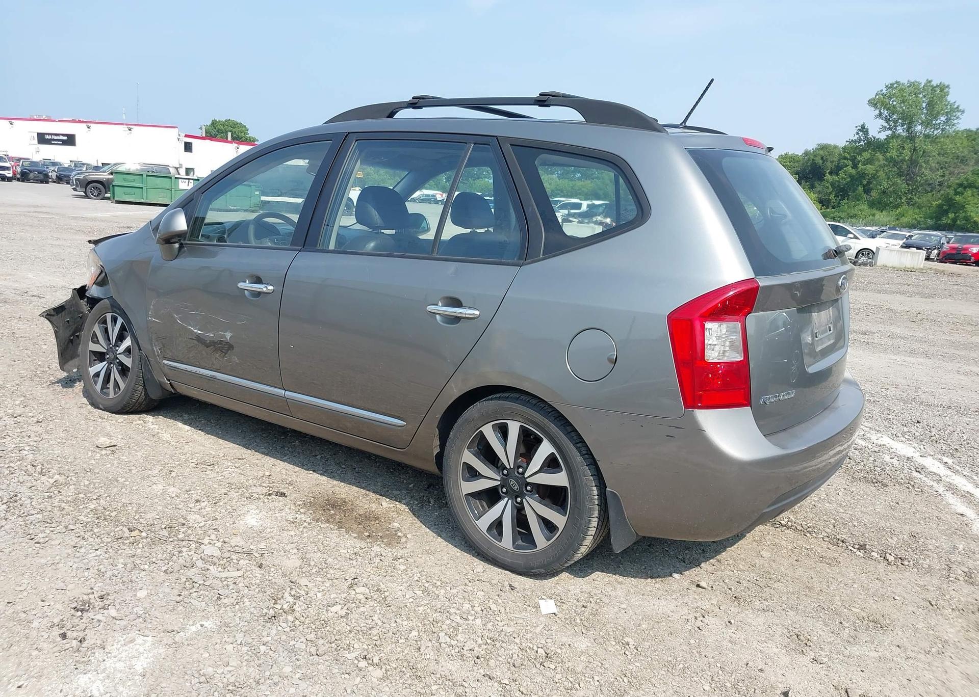2010 KIA RONDO EX