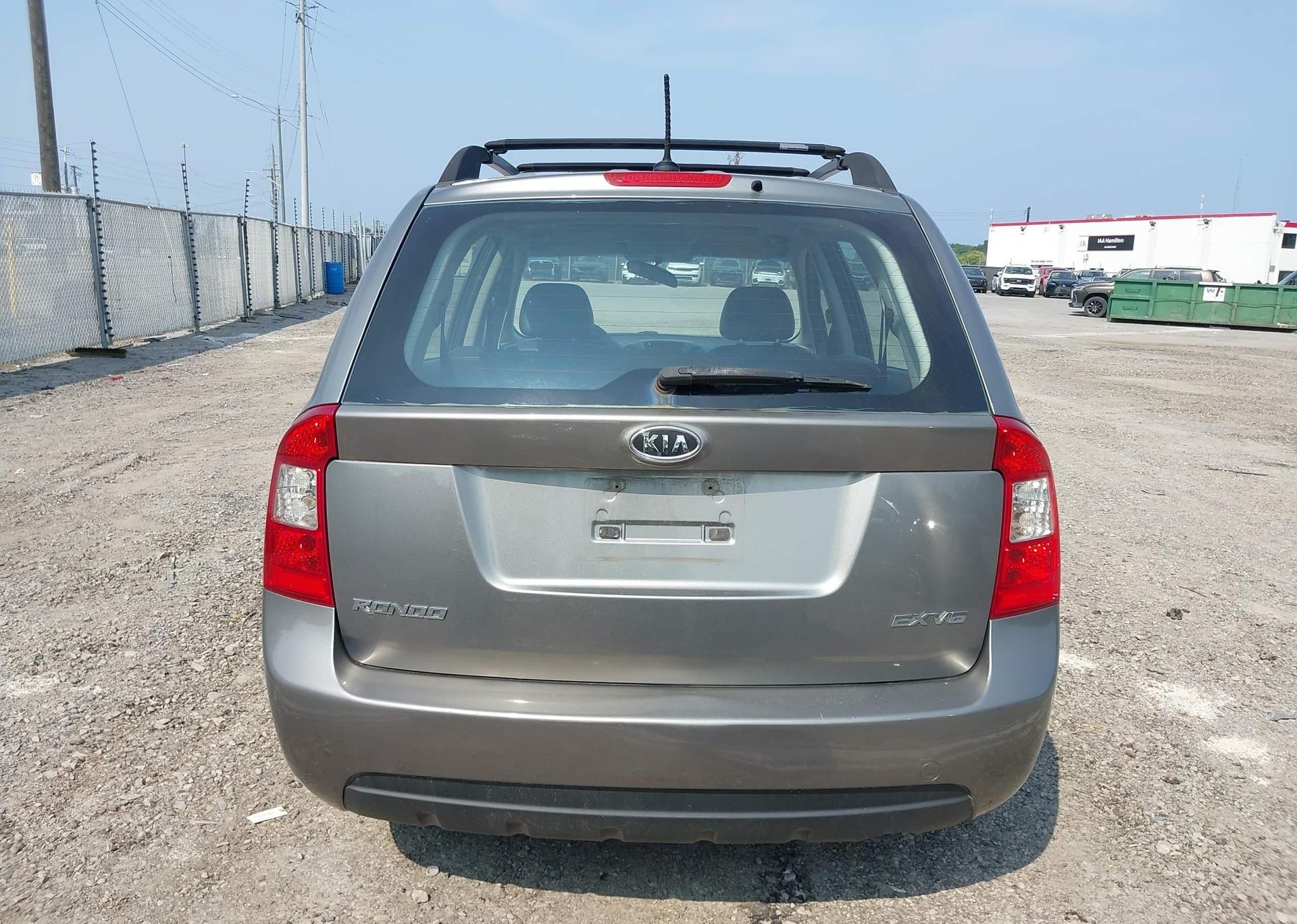 2010 KIA RONDO EX