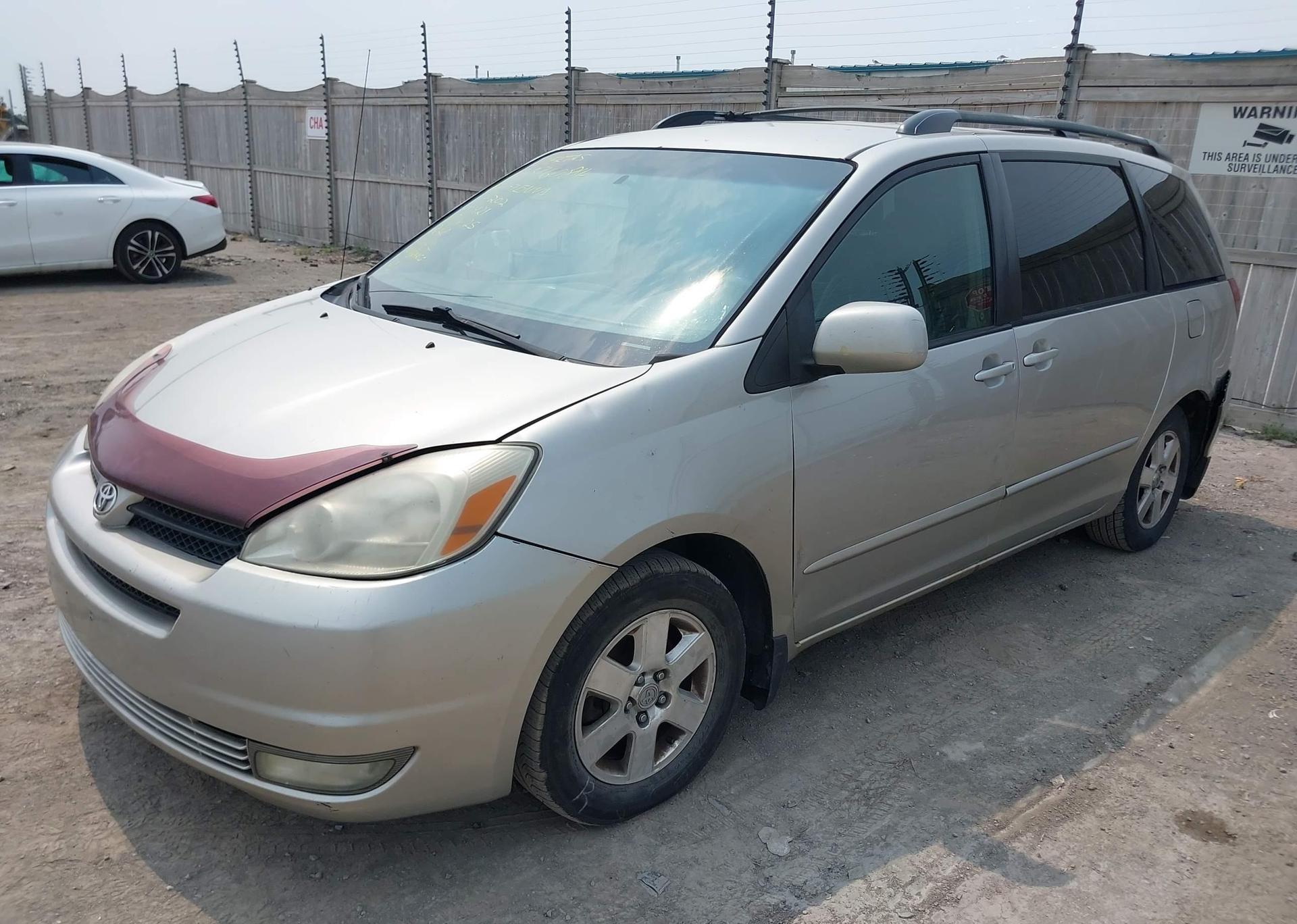 2004 TOYOTA SIENNA CE