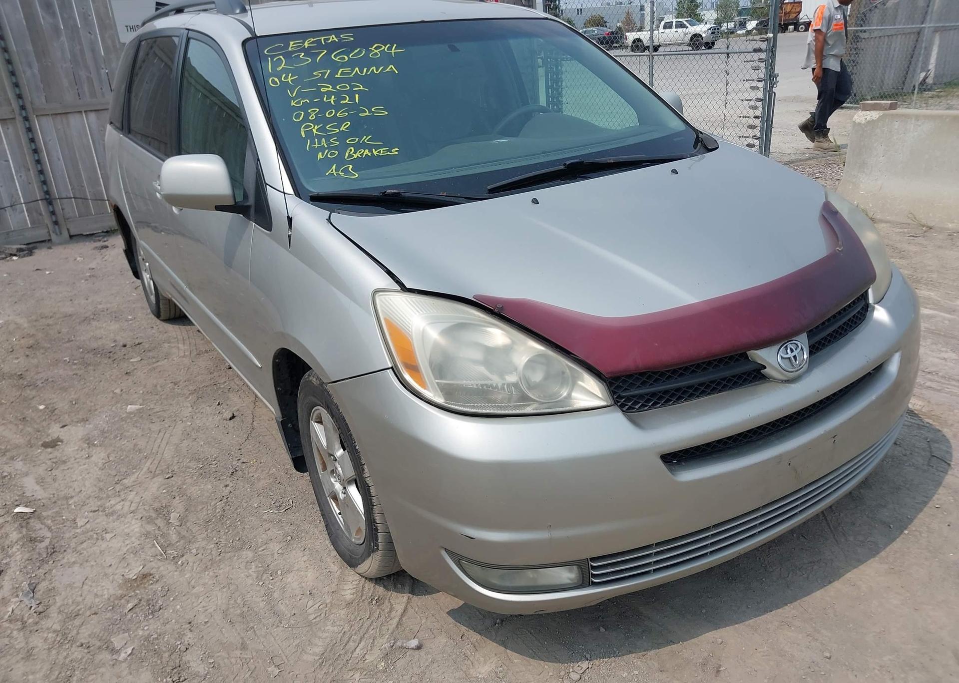 2004 TOYOTA SIENNA CE