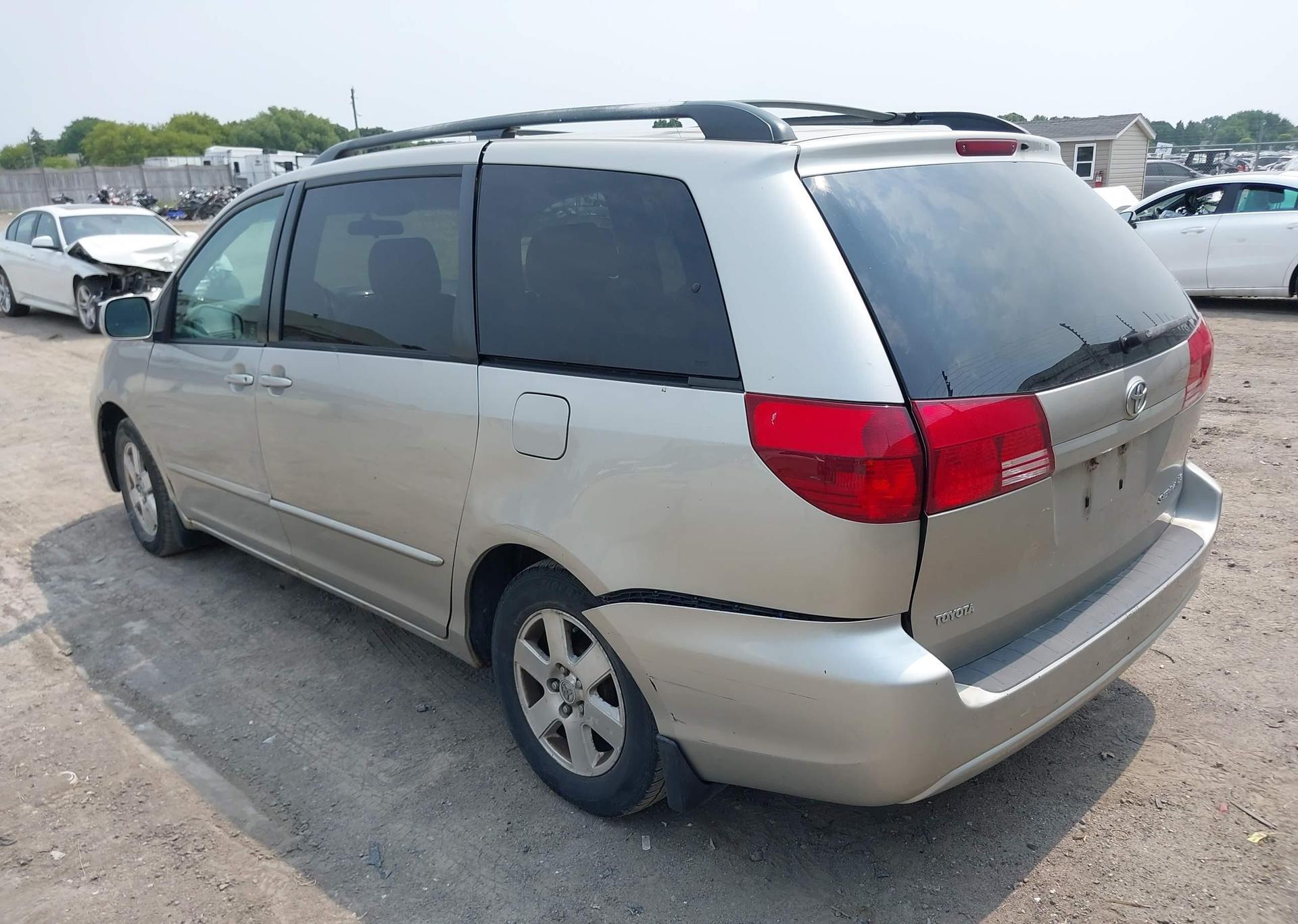 2004 TOYOTA SIENNA CE