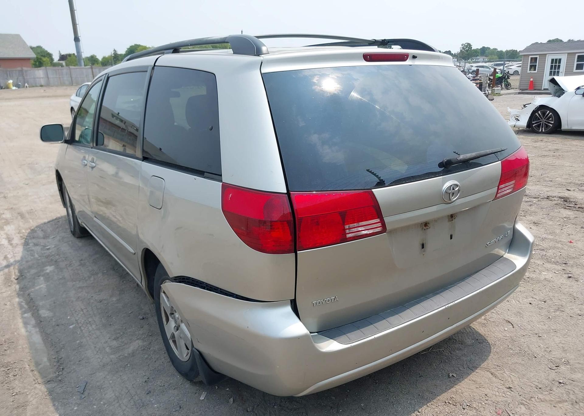 2004 TOYOTA SIENNA CE