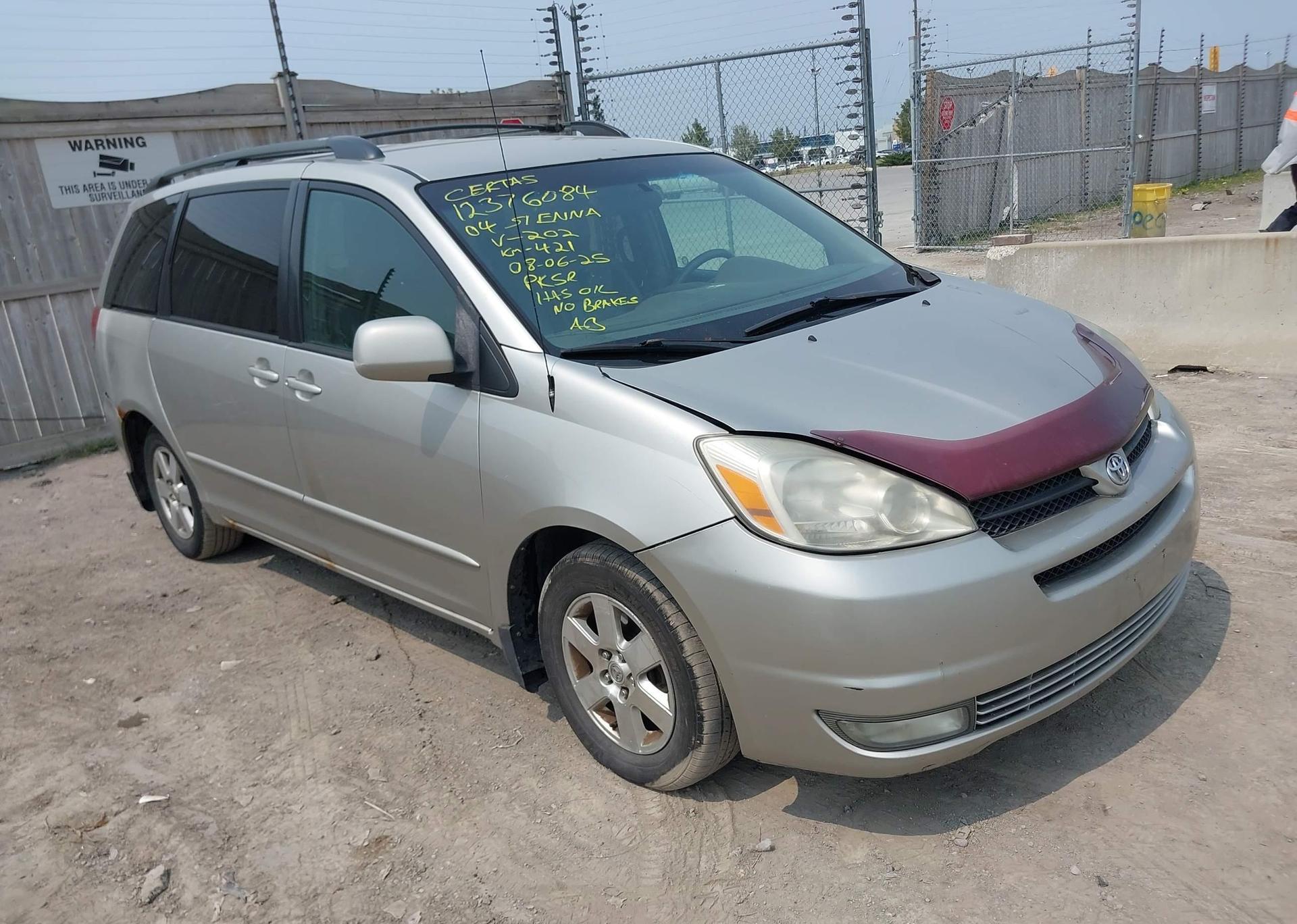 2004 TOYOTA SIENNA CE