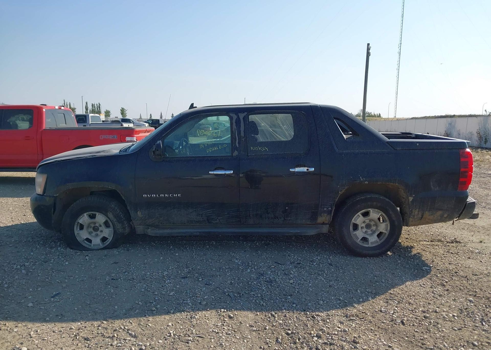 2011 CHEVROLET AVALANCHE LS