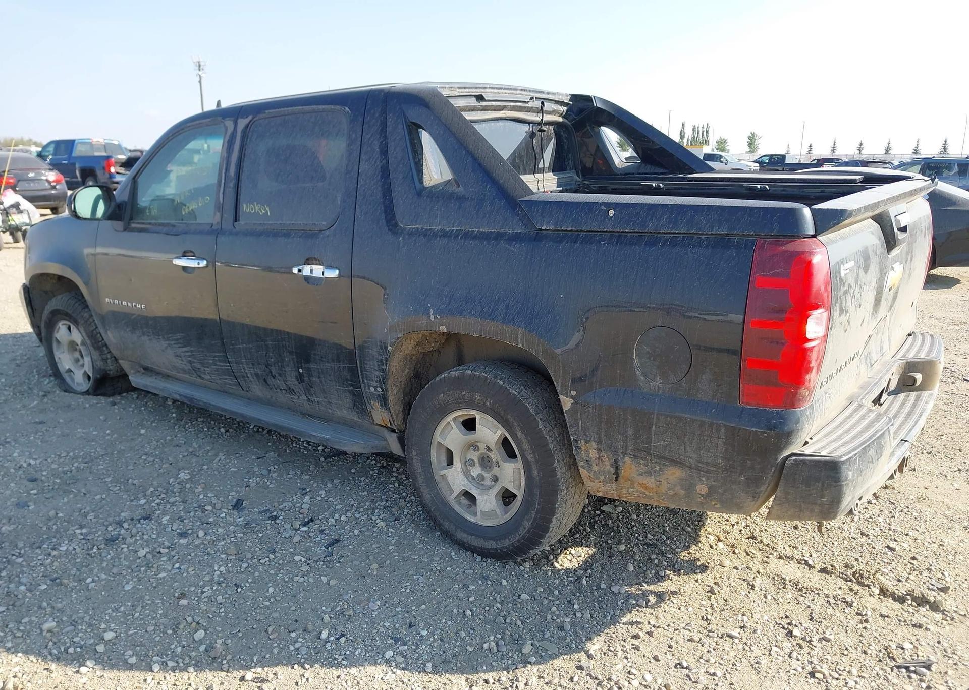 2011 CHEVROLET AVALANCHE LS
