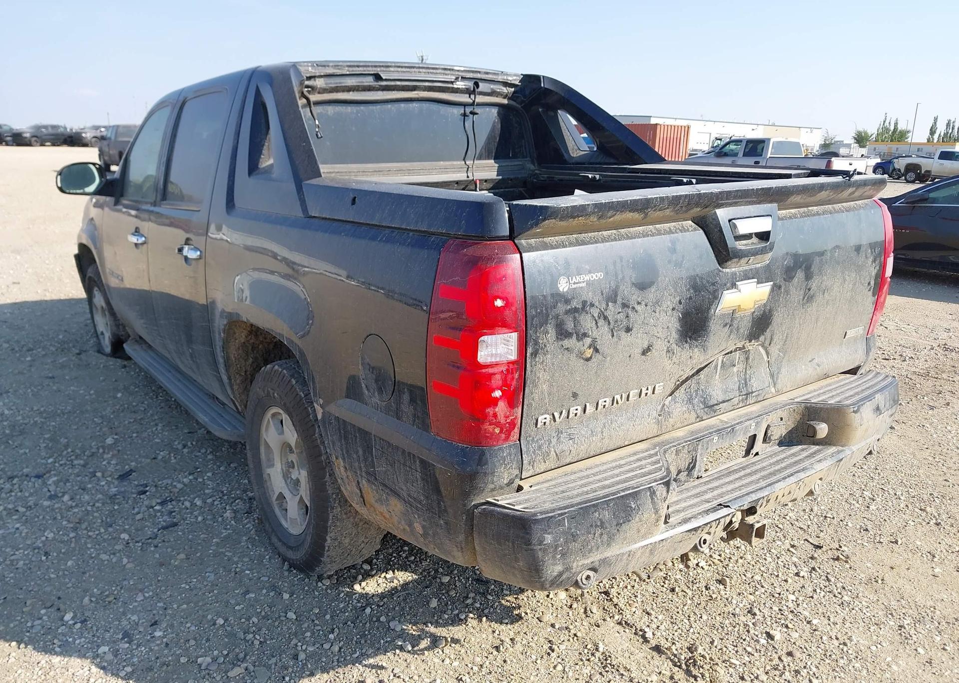 2011 CHEVROLET AVALANCHE LS