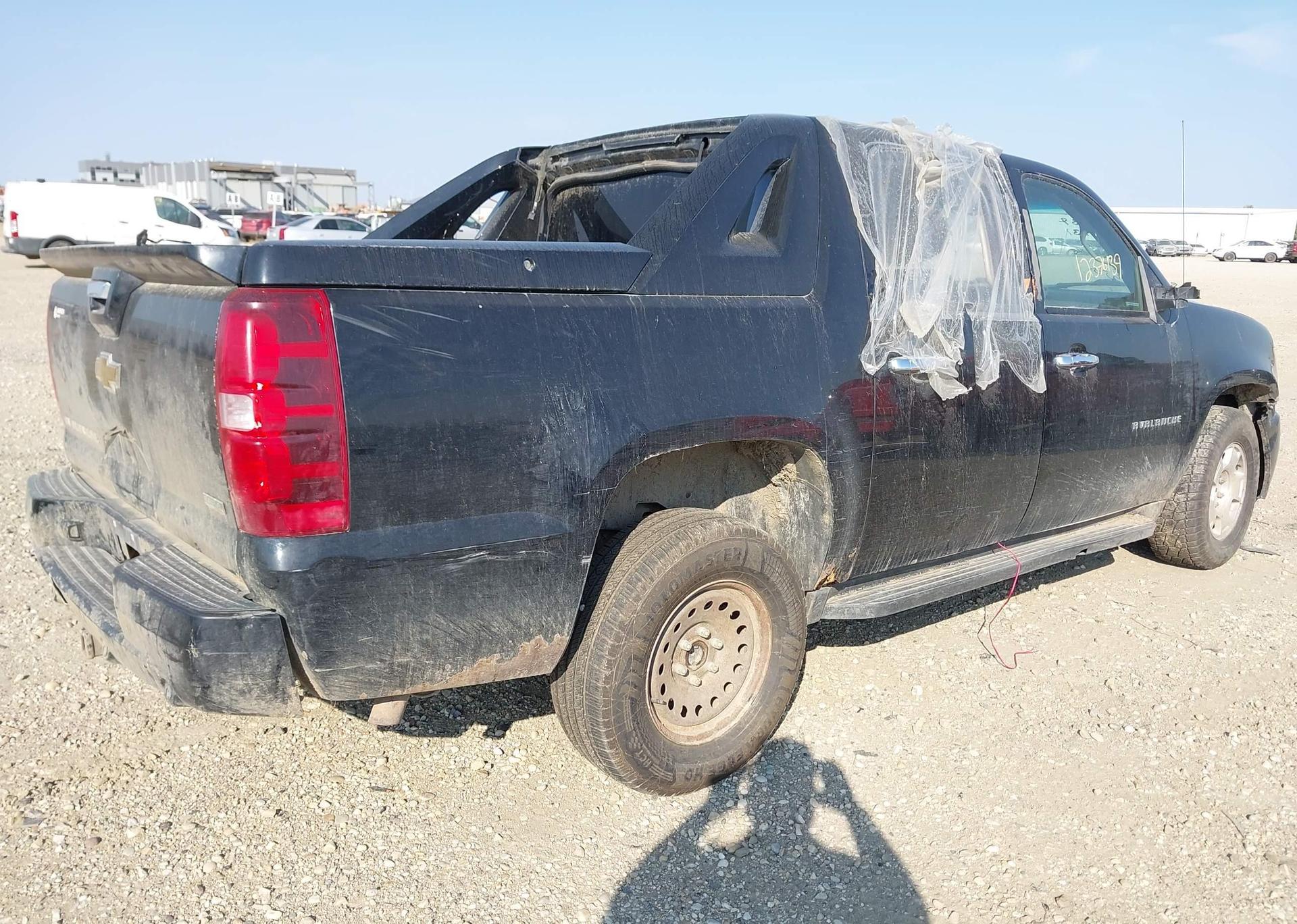 2011 CHEVROLET AVALANCHE LS