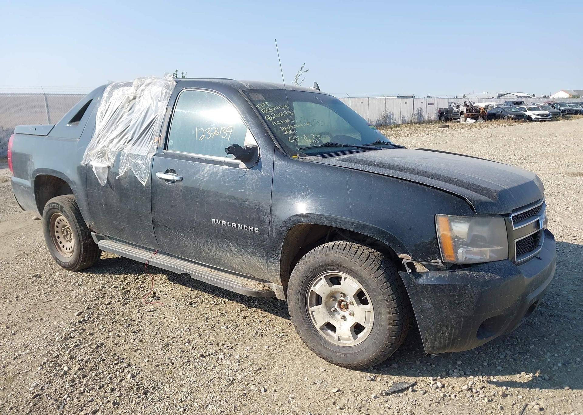 2011 CHEVROLET AVALANCHE LS
