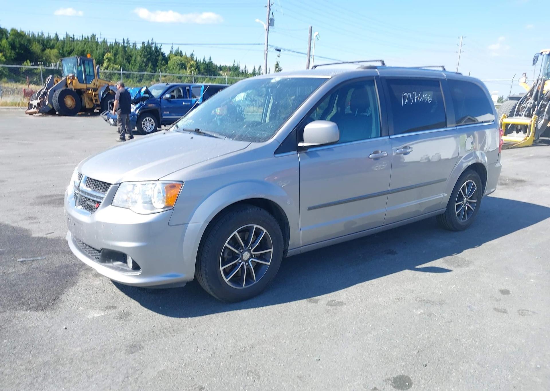 2016 DODGE GRAND CARAVAN SE