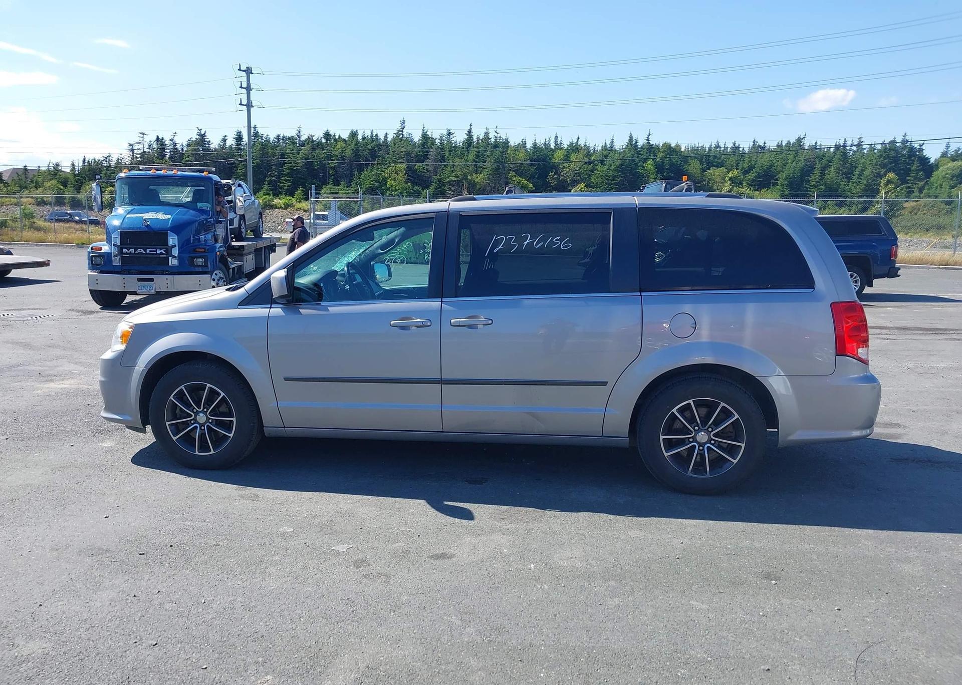 2016 DODGE GRAND CARAVAN SE