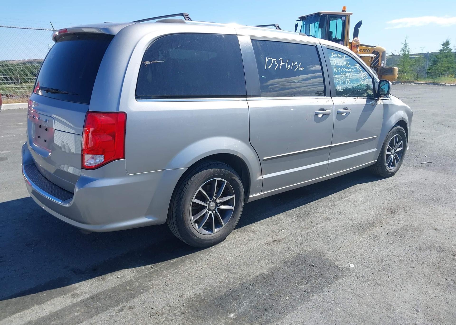 2016 DODGE GRAND CARAVAN SE