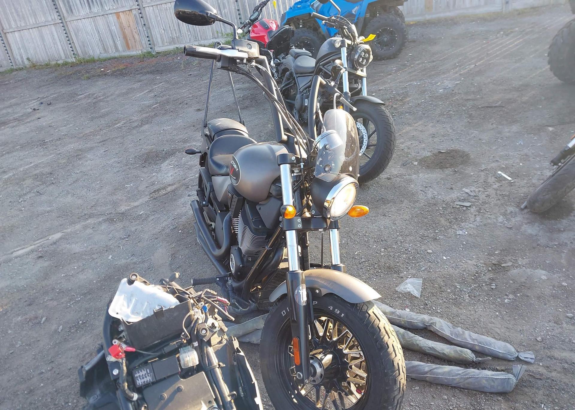 2016 VICTORY MOTORCYCLES GUNNER
