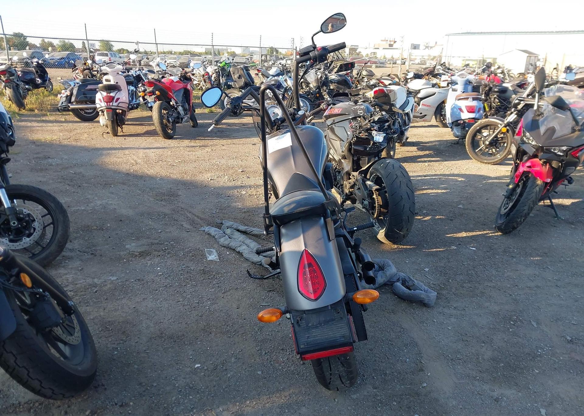 2016 VICTORY MOTORCYCLES GUNNER