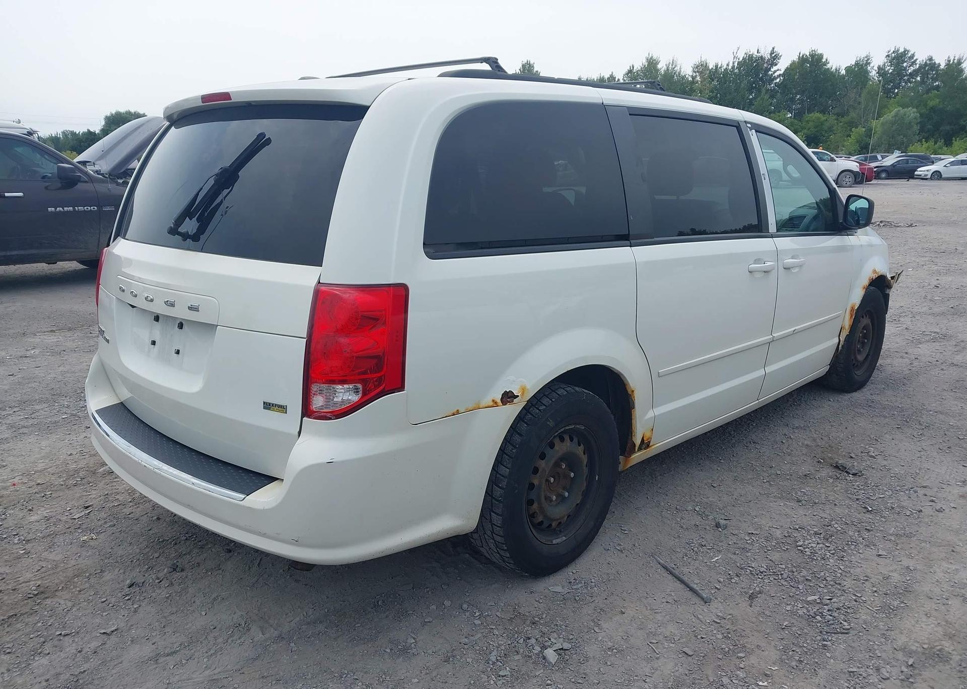 2012 DODGE GRAND CARAVAN SE