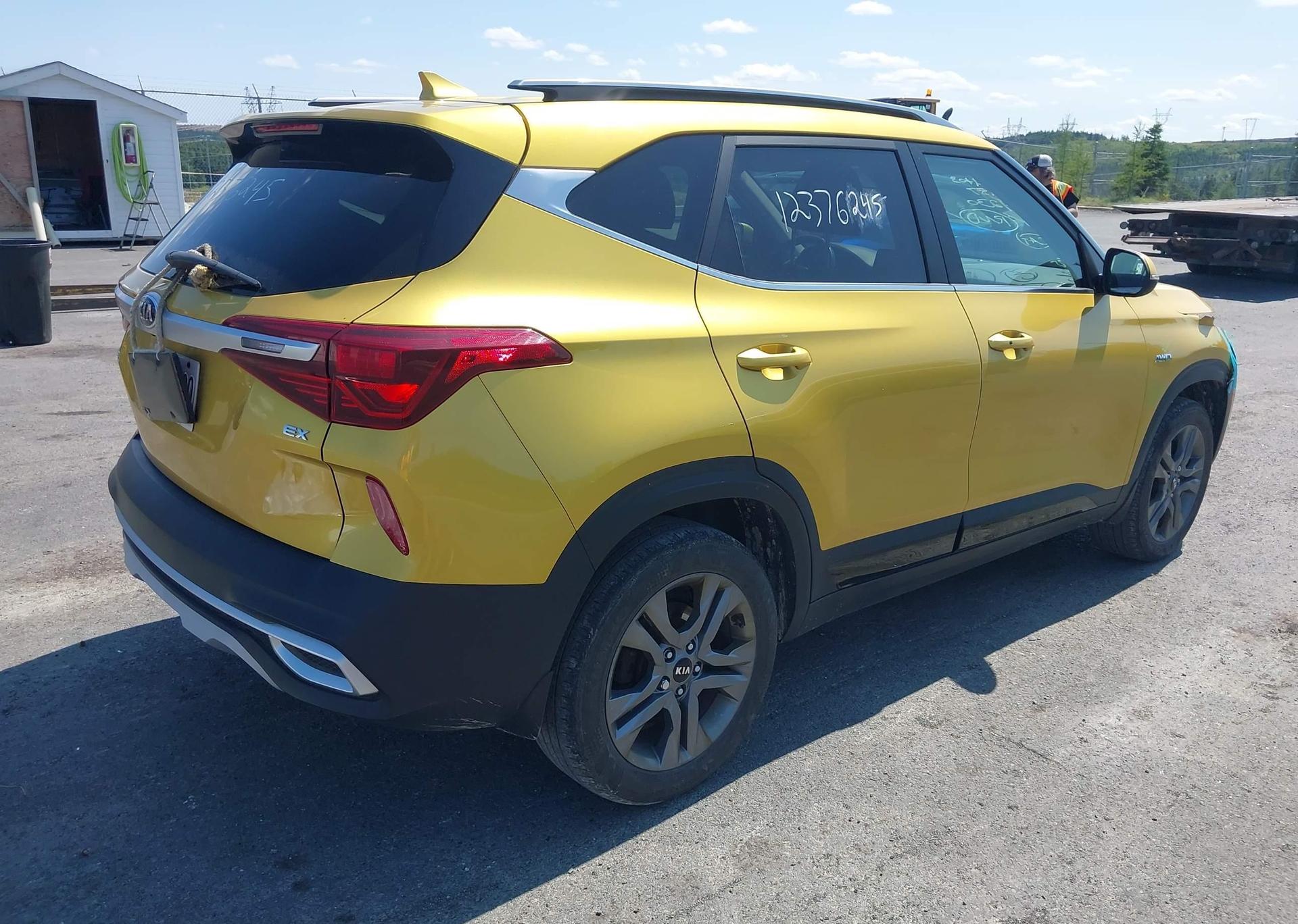 2021 KIA SELTOS EX