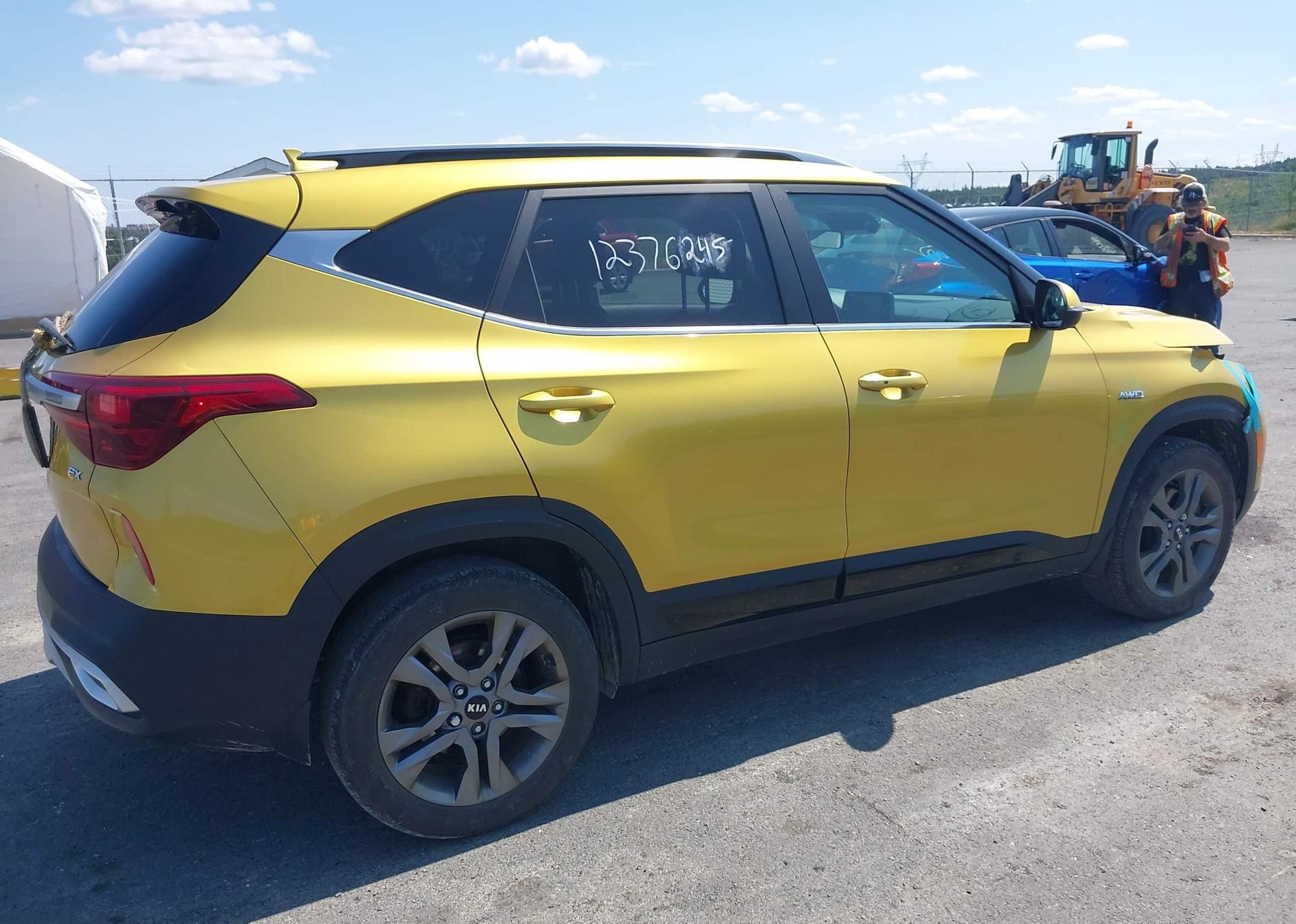 2021 KIA SELTOS EX