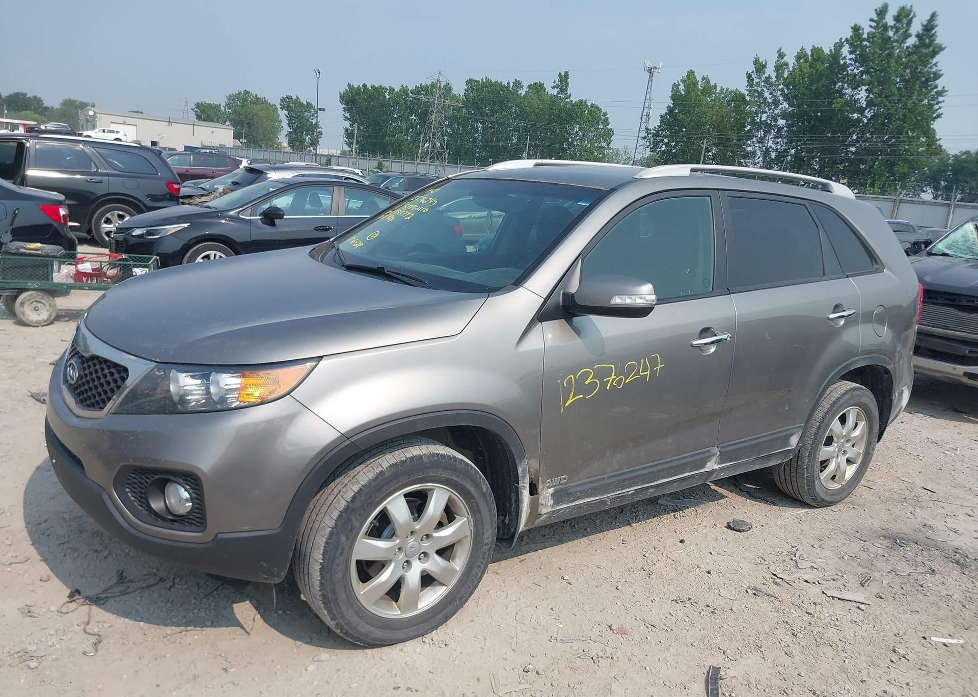 2011 KIA SORENTO LX V6